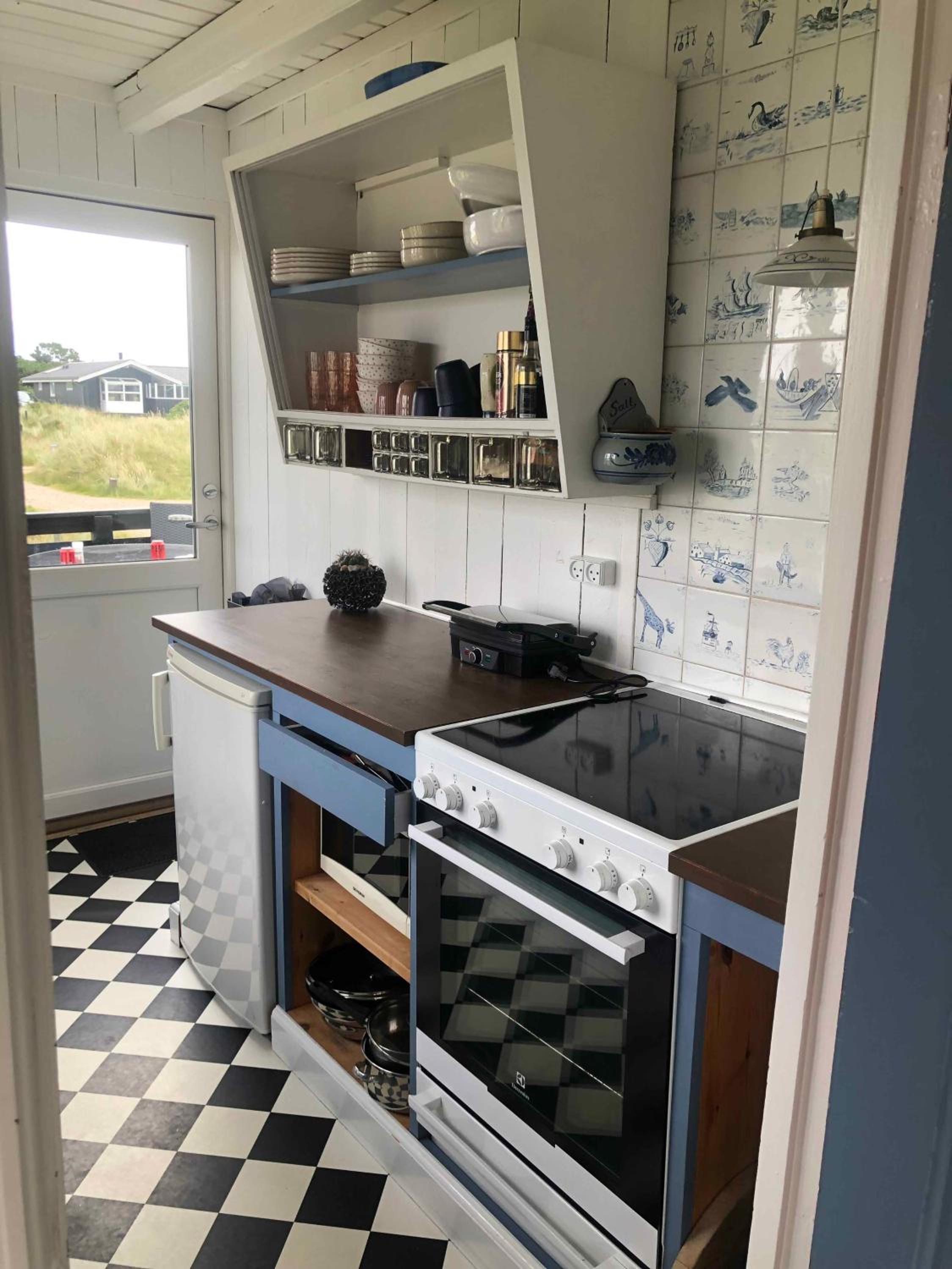 Lovely Summer House Close To The Beach