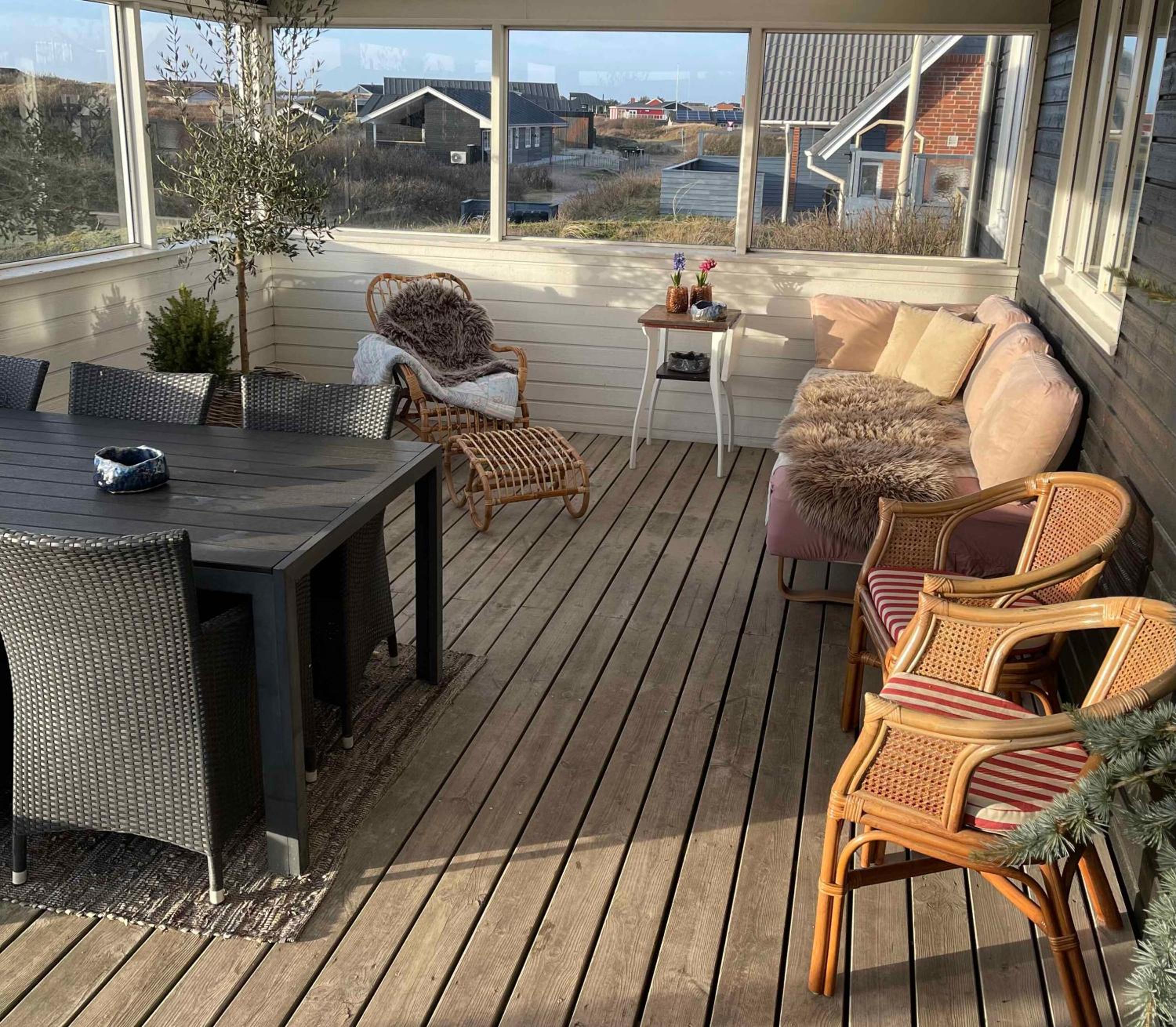 Lovely Summer House Close To The Beach