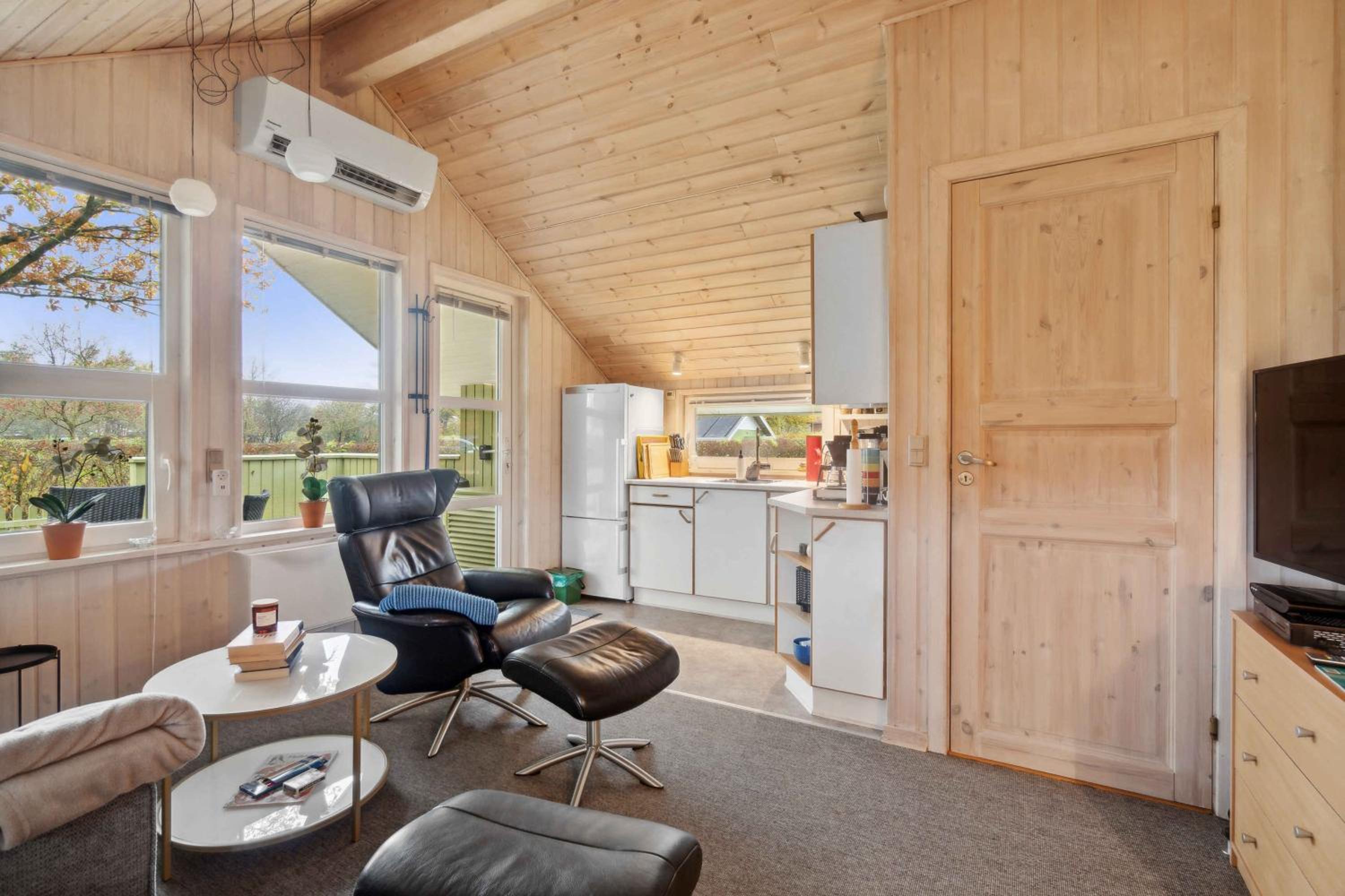 Cozy Holiday Cabin Near Grindsted