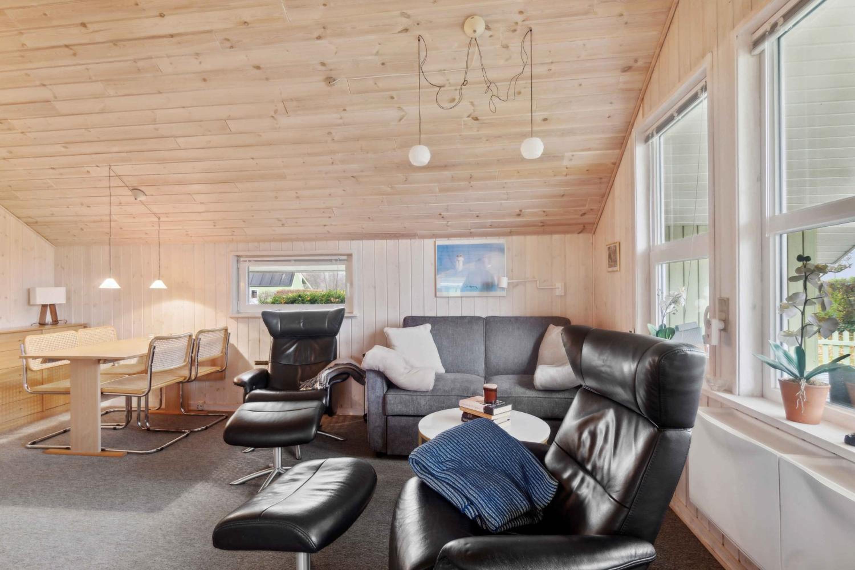 Cozy Holiday Cabin Near Grindsted