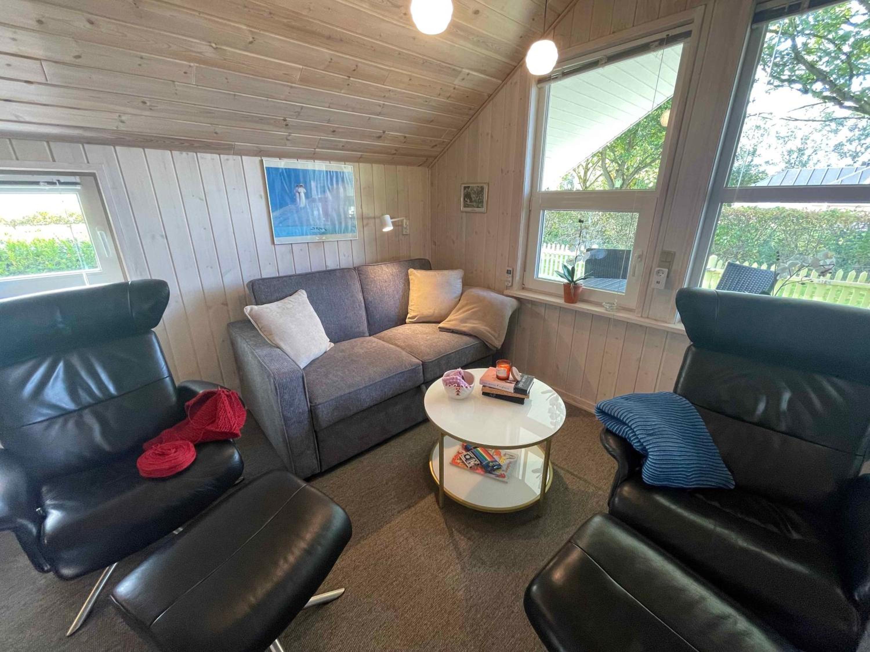 Cozy Holiday Cabin Near Grindsted