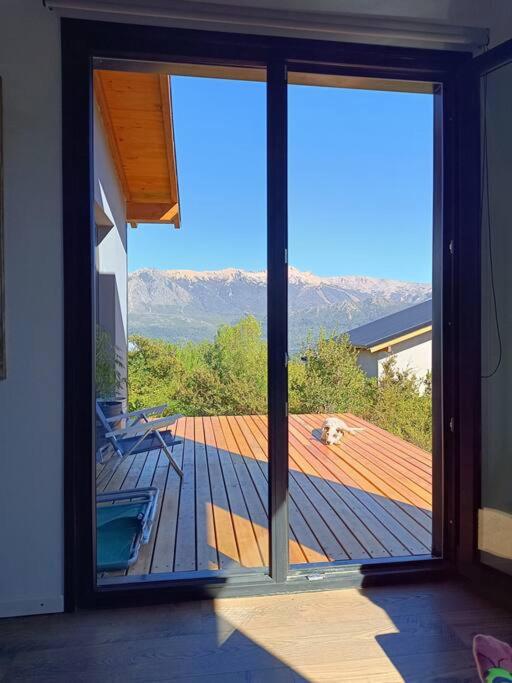 Casa entre cerros