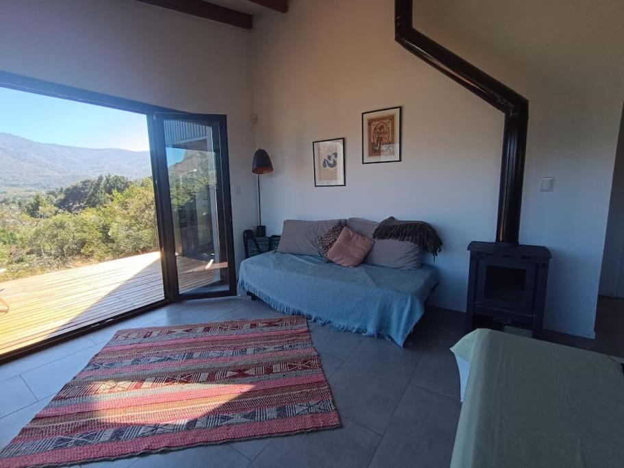 Casa entre cerros