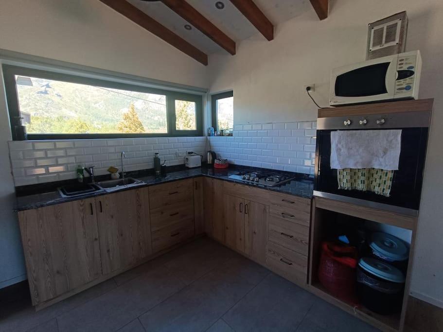 Casa entre cerros
