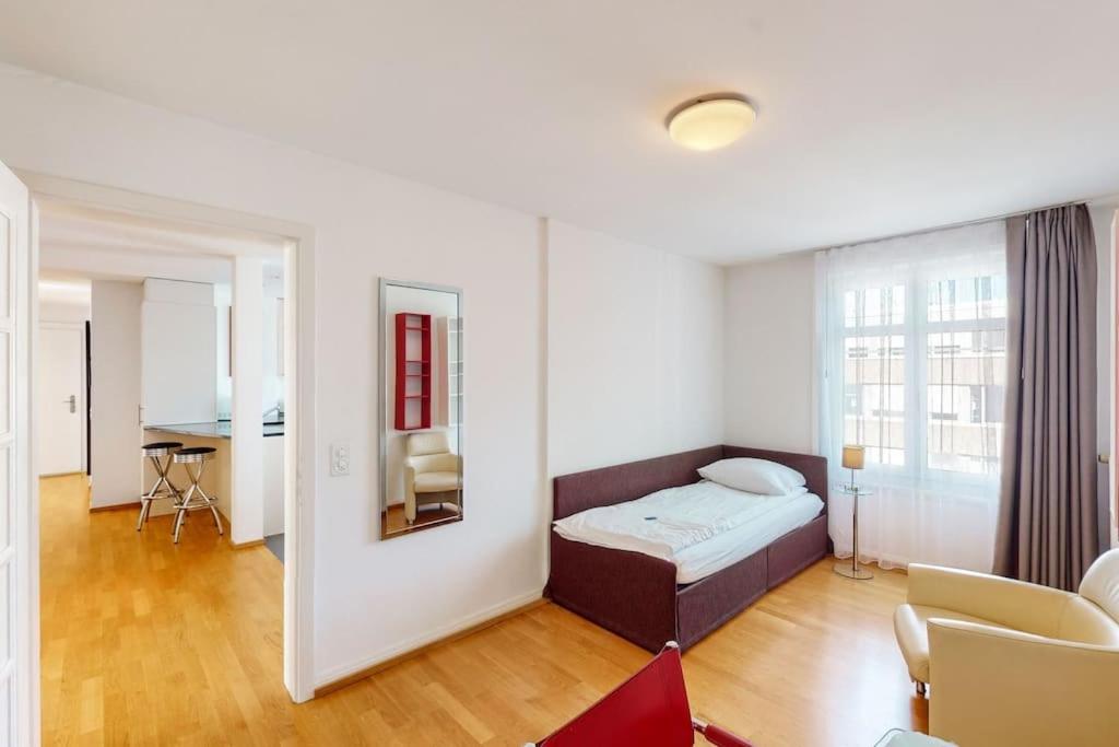 3BR city flat near Bellevue! - SF6