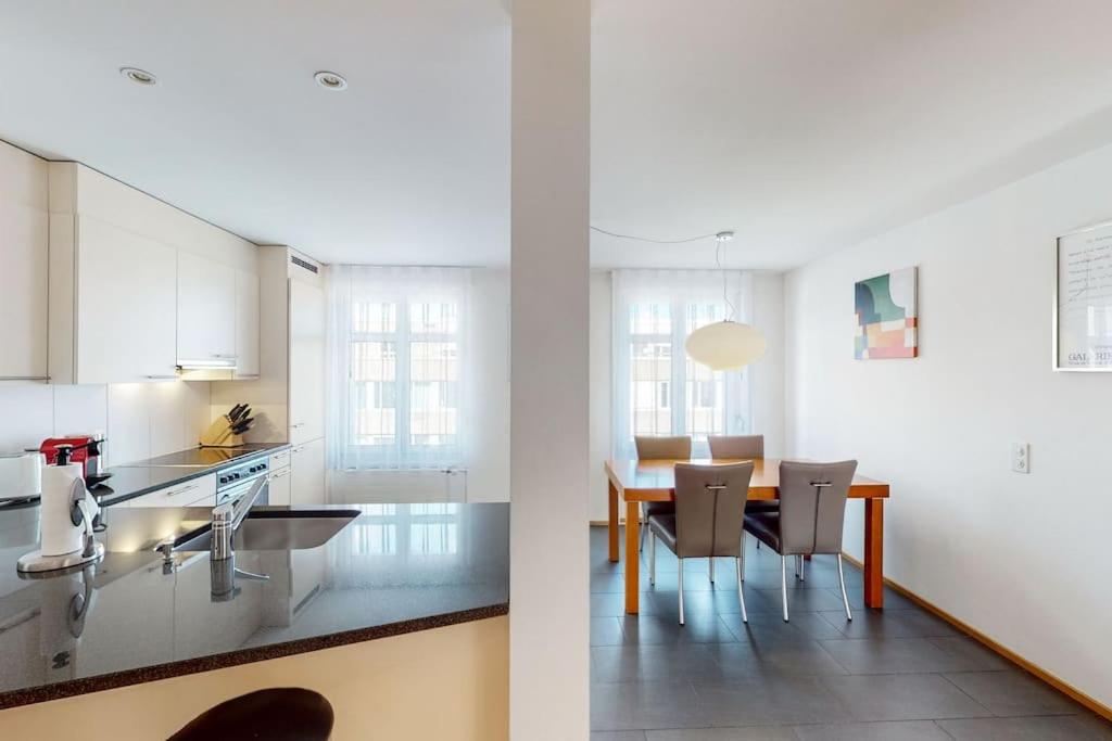 3BR city flat near Bellevue! - SF6
