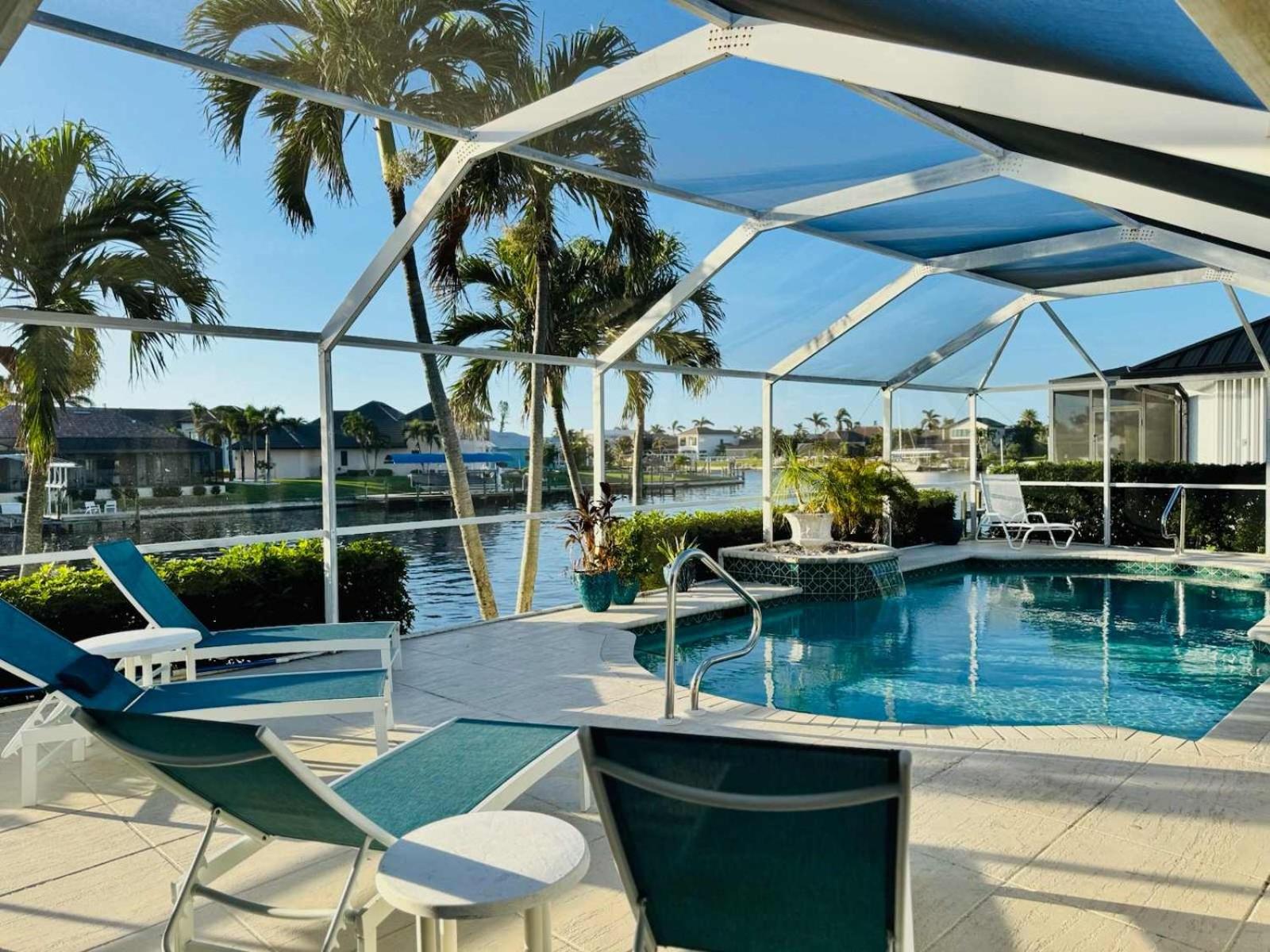 Free HeatedPool on SailboatAccessCanal boat lift