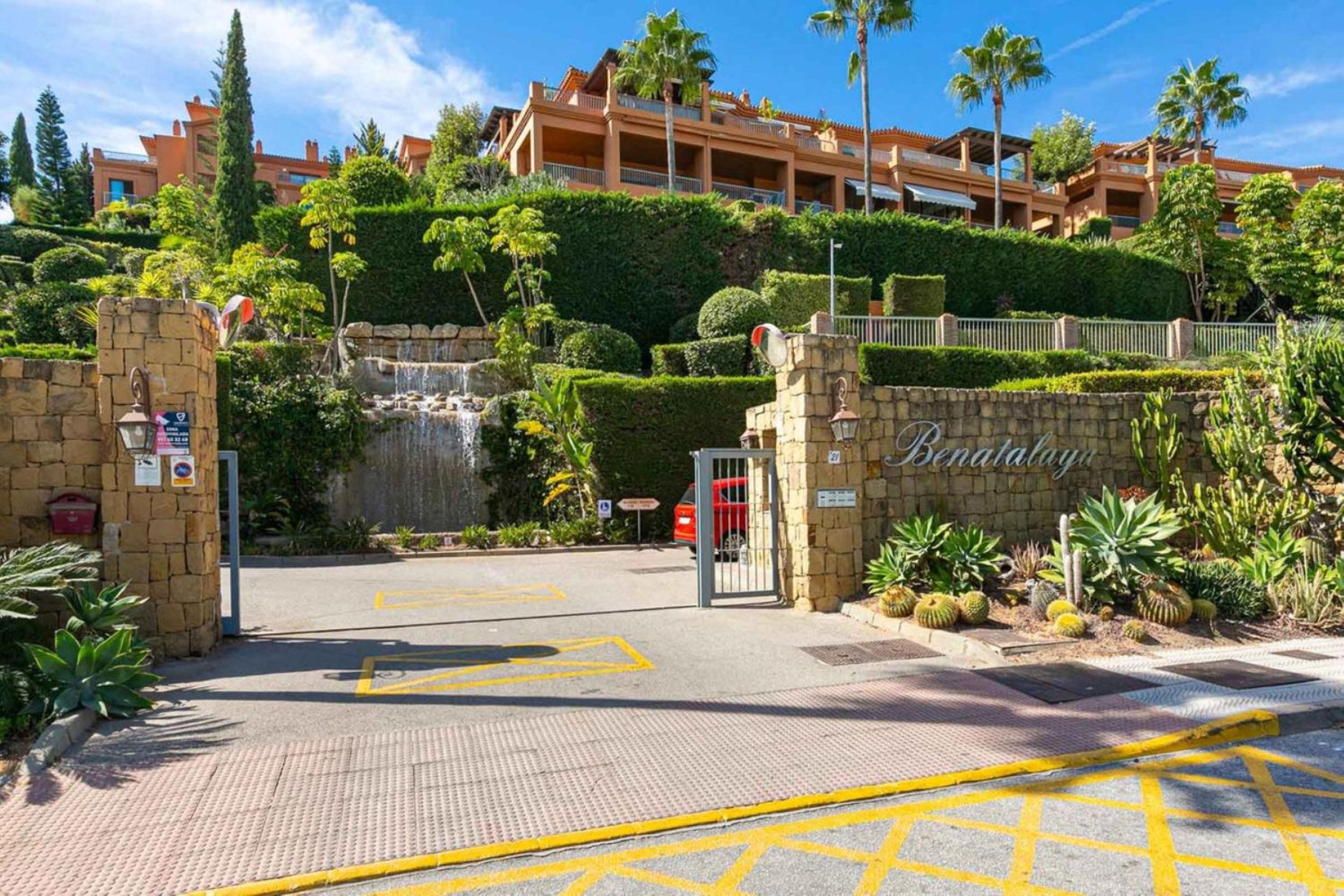 Luxury Ground Floor Apartment with Spa Facilities
