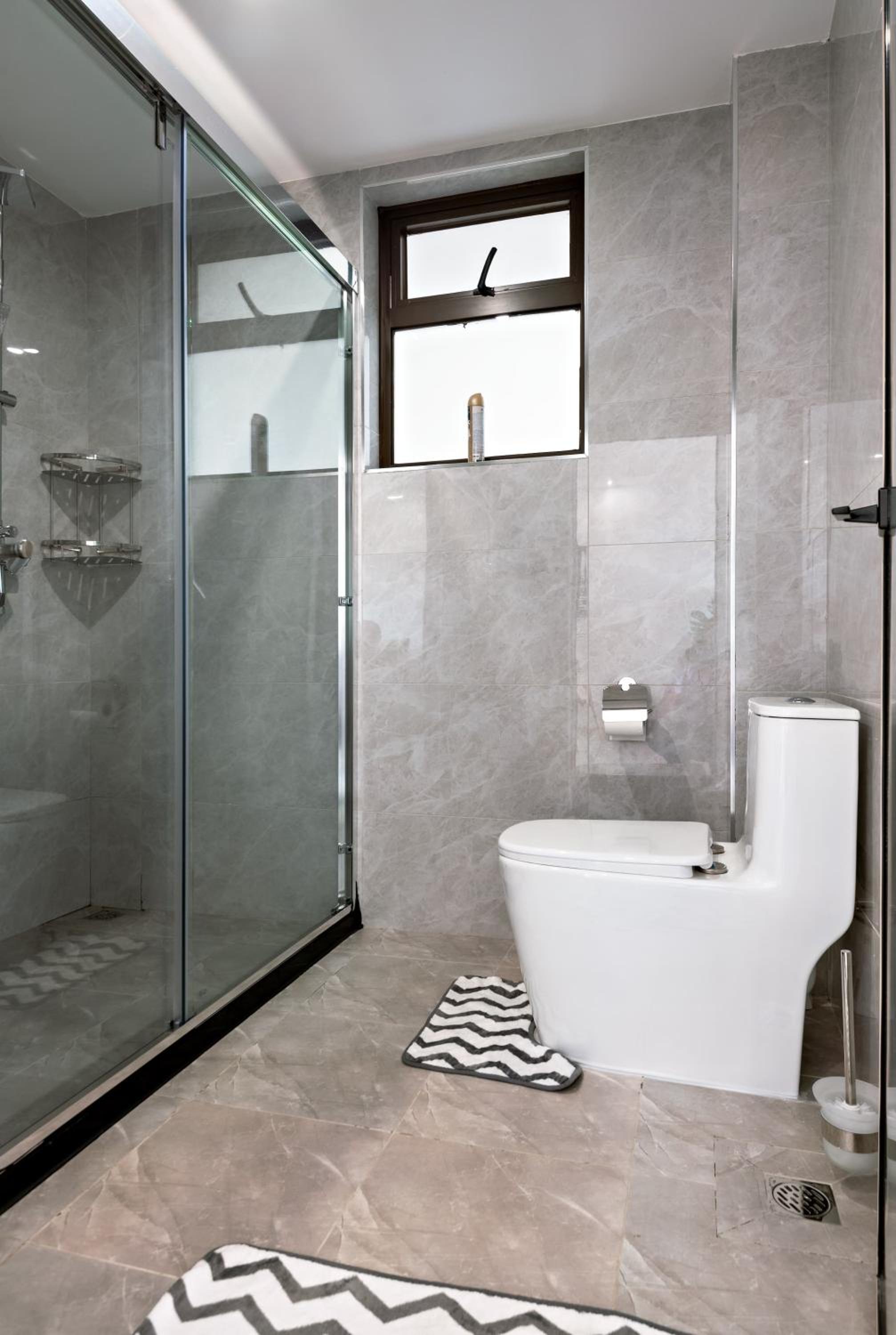 Spacious 1 bedroom apartment, fully furnished and serviced