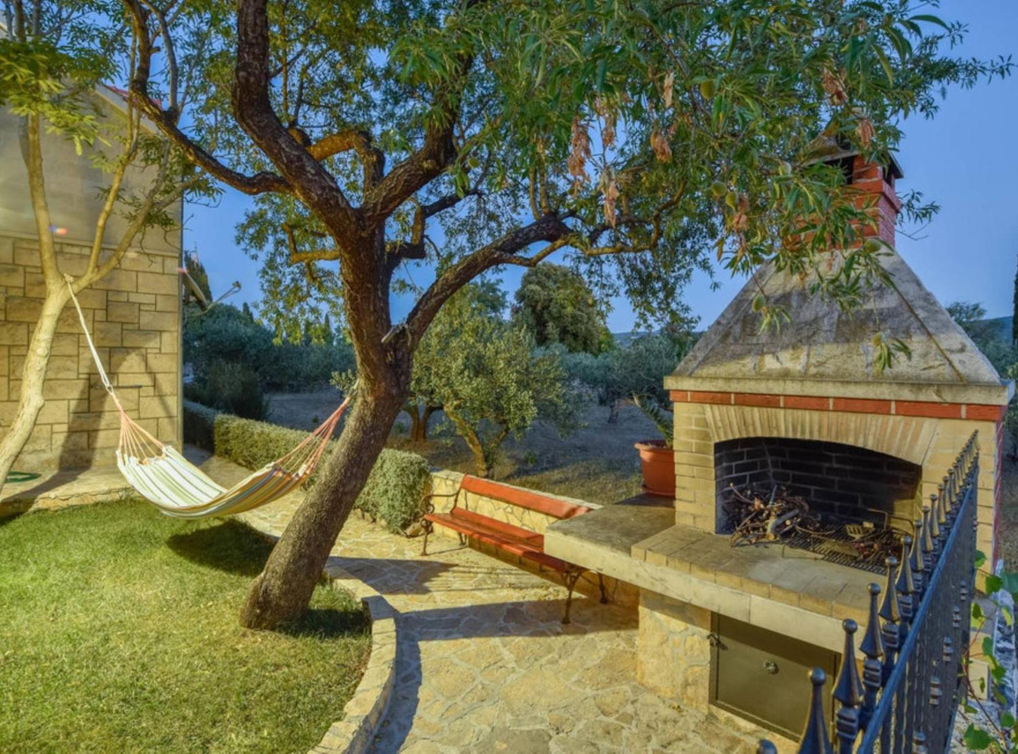 Peaceful Island Haven with Pool, BBQ & Games Area view 3