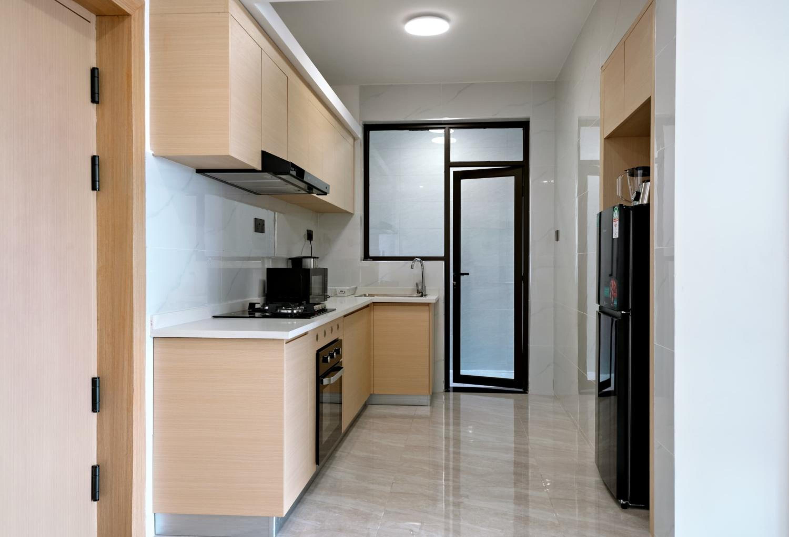 Spacious 1 bedroom apartment, fully furnished and serviced