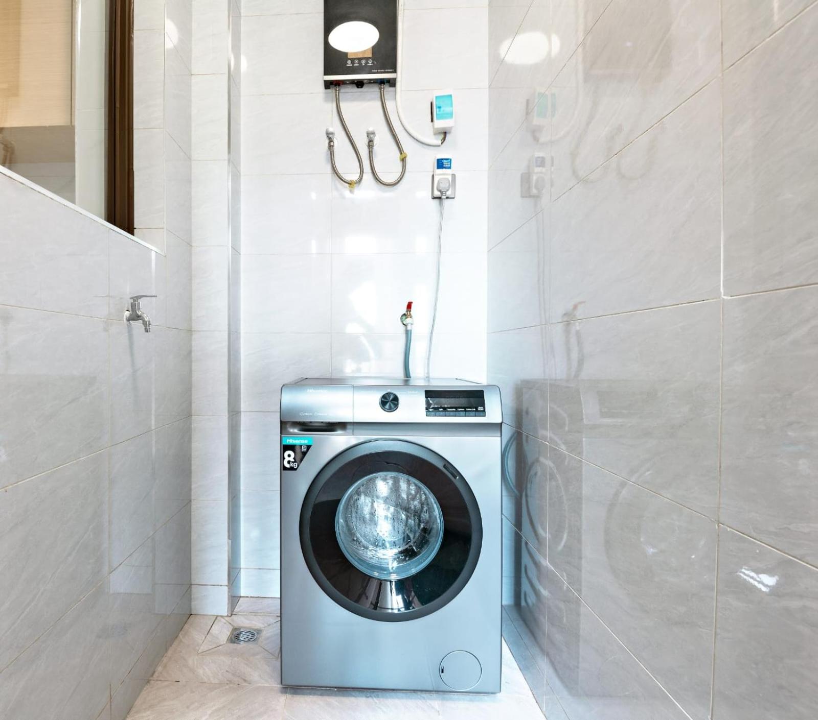 Spacious 1 bedroom apartment, fully furnished and serviced