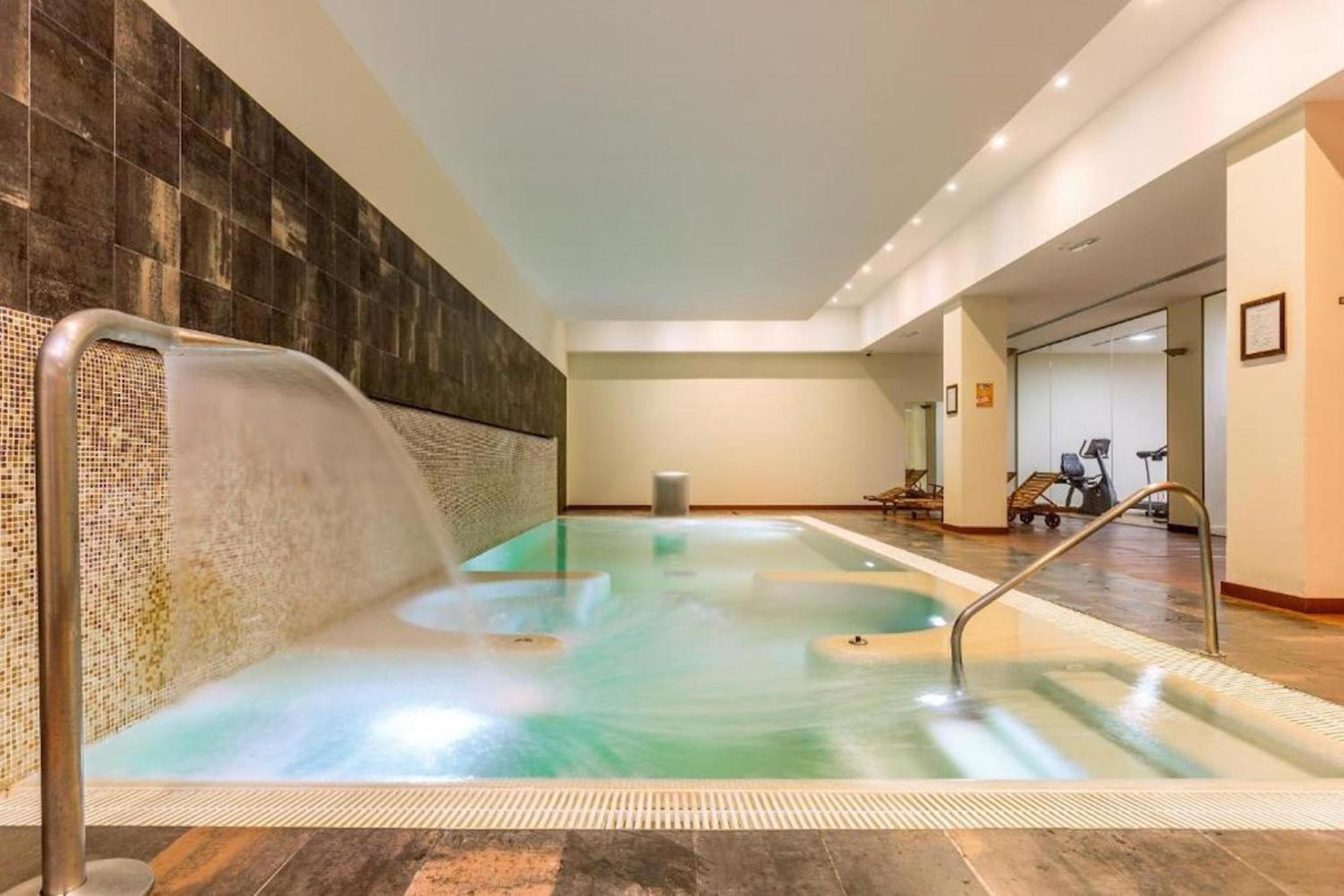 Luxury Ground Floor Apartment with Spa Facilities