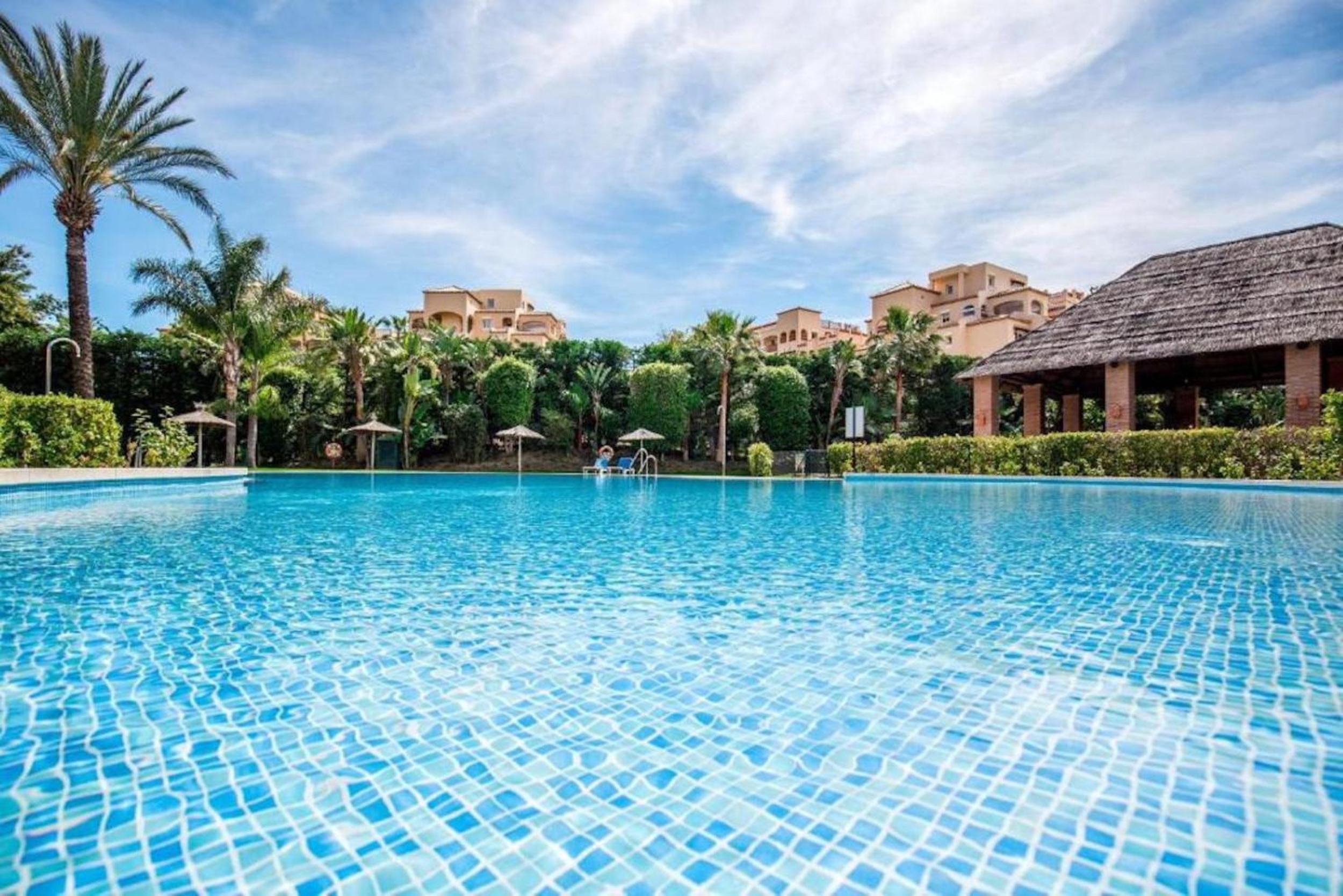 Luxury Ground Floor Apartment with Spa Facilities