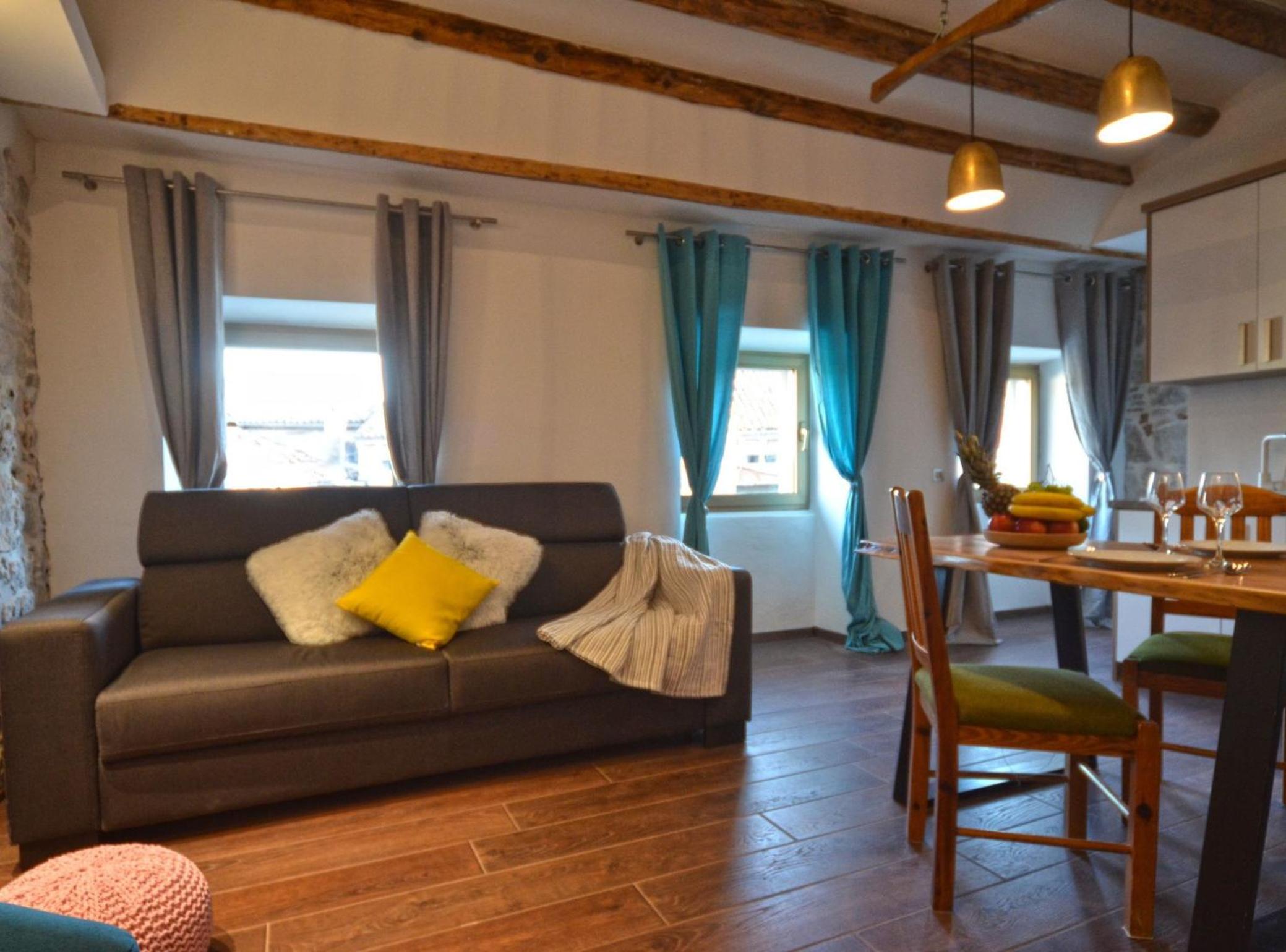 Elegant Rovinj Old Town Apartment