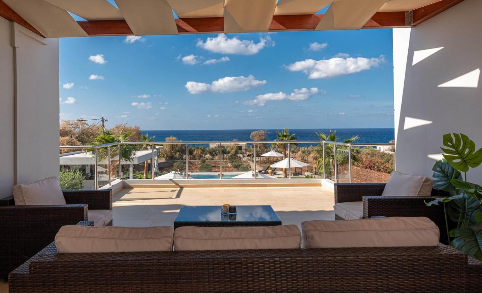 Aquarella: Stunning Villa with Pool Steps to Sea