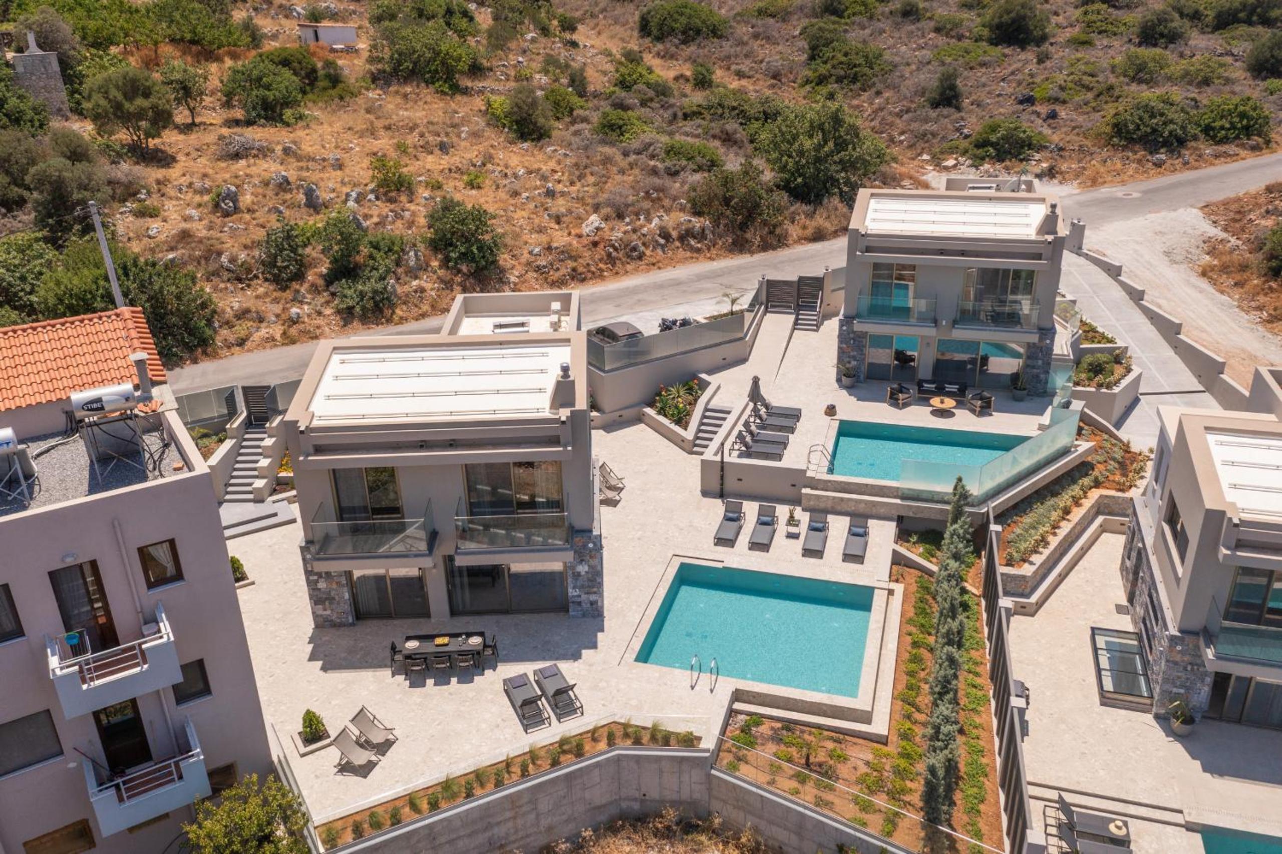 Skyfall Villas - With 12 Bedrooms view 4