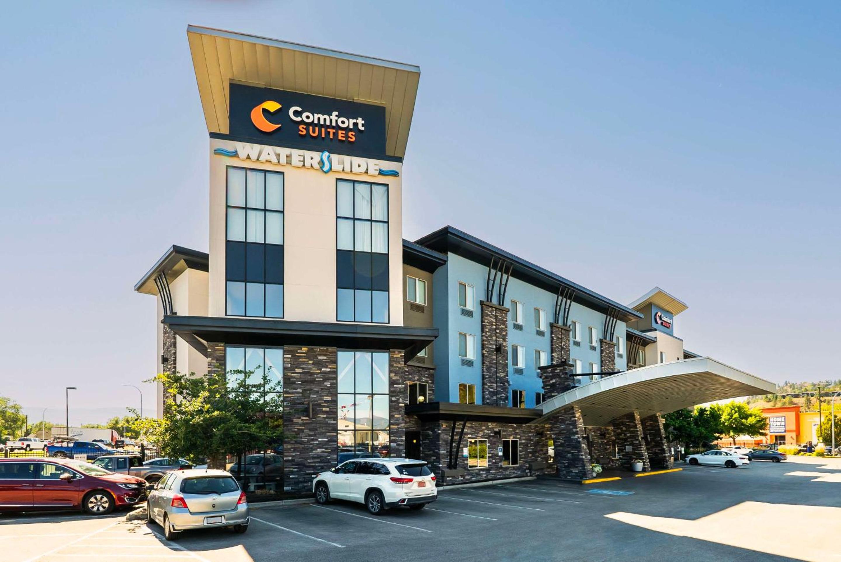 Kelowna Vacations - Comfort Suites Kelowna - Property Image 1