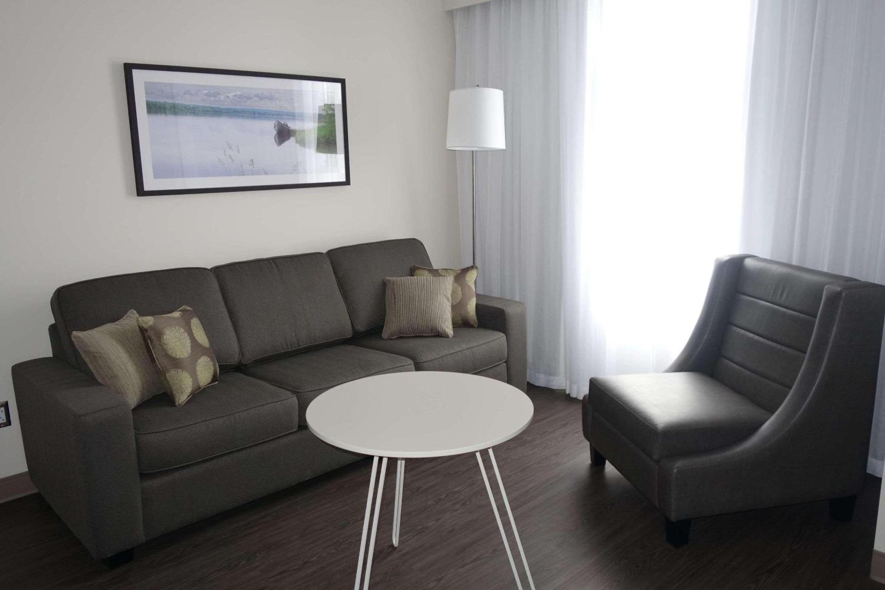 Fredericton Vacations - Radisson Kingswood Hotel  Suites, Fredericton - Property Image 4