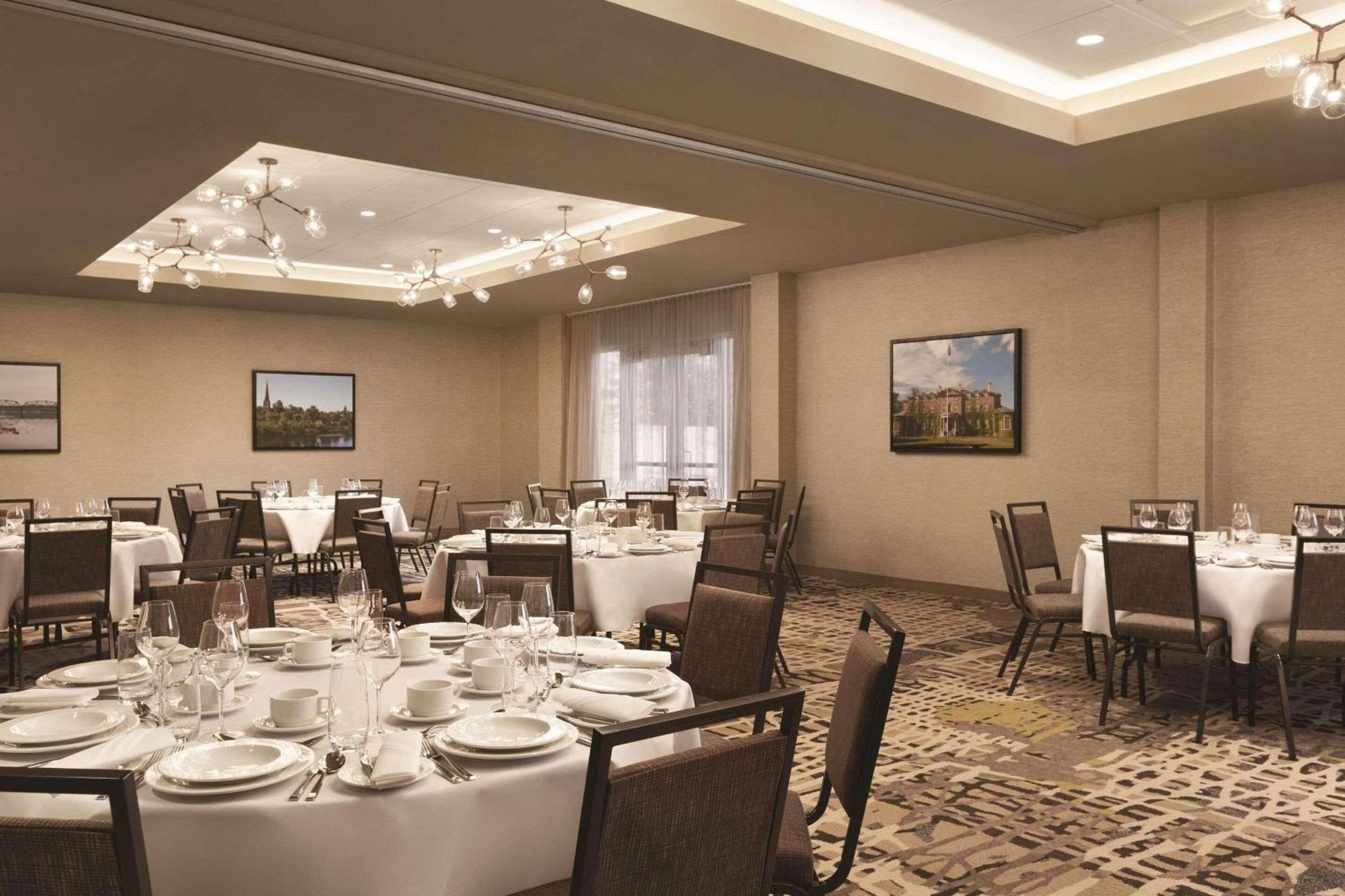 Fredericton Vacations - Radisson Kingswood Hotel  Suites, Fredericton - Property Image 8