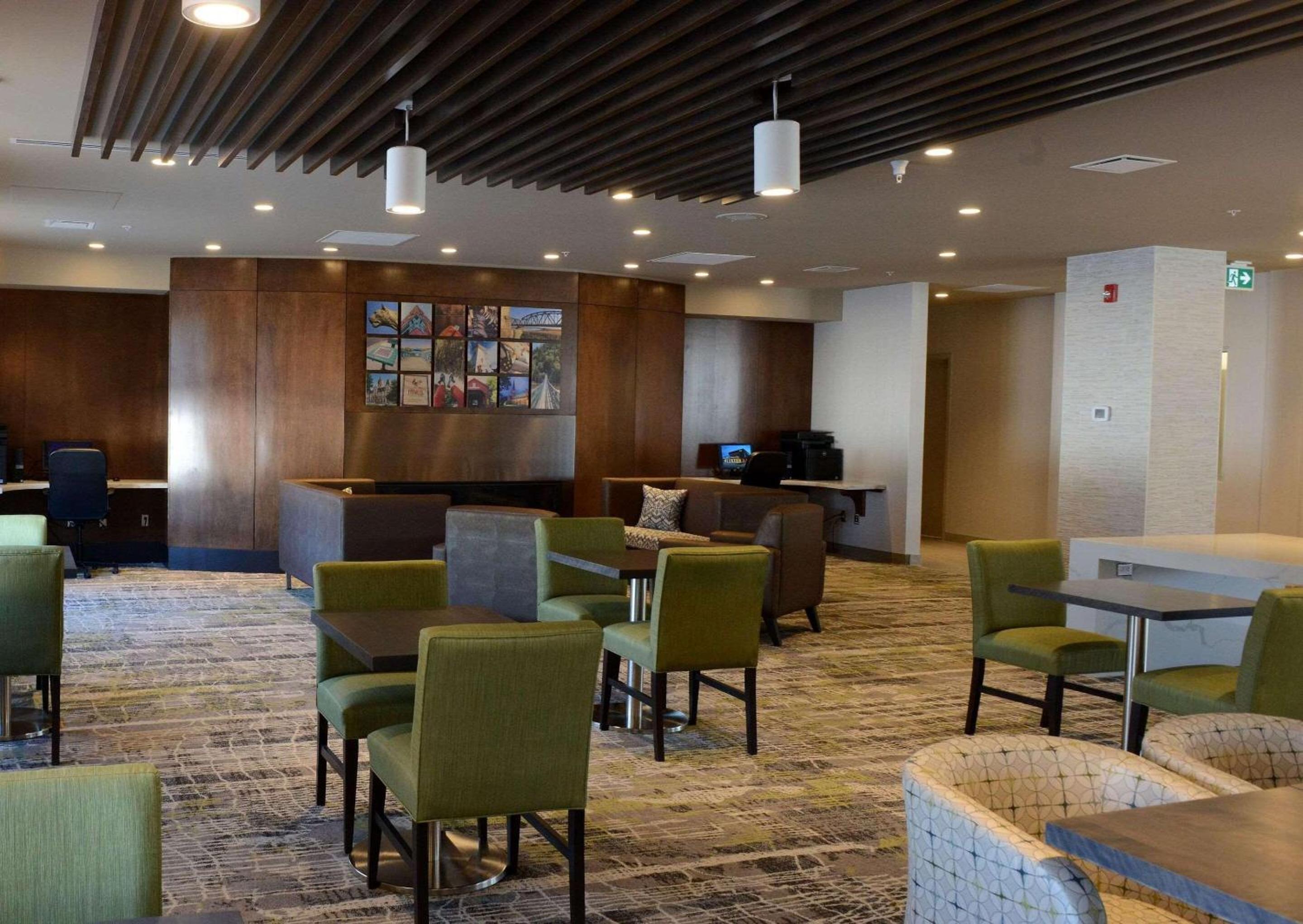 Fredericton Vacations - Radisson Kingswood Hotel  Suites, Fredericton - Property Image 10