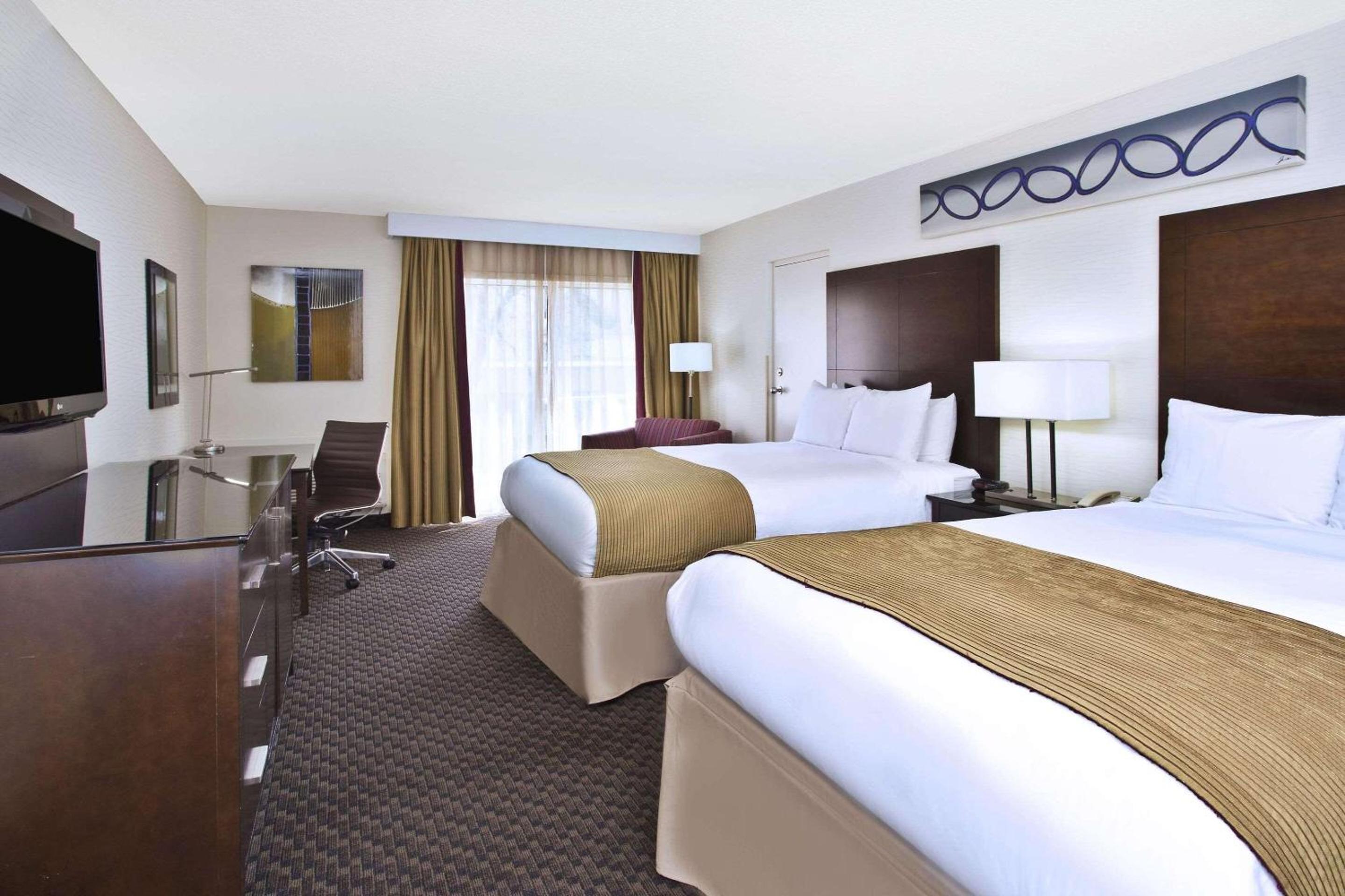 Sudbury Vacations - Radisson Hotel Sudbury - Property Image 9