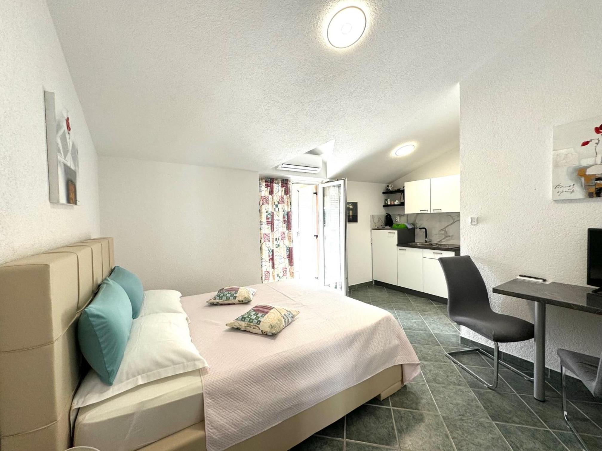 NellaToni Apartments