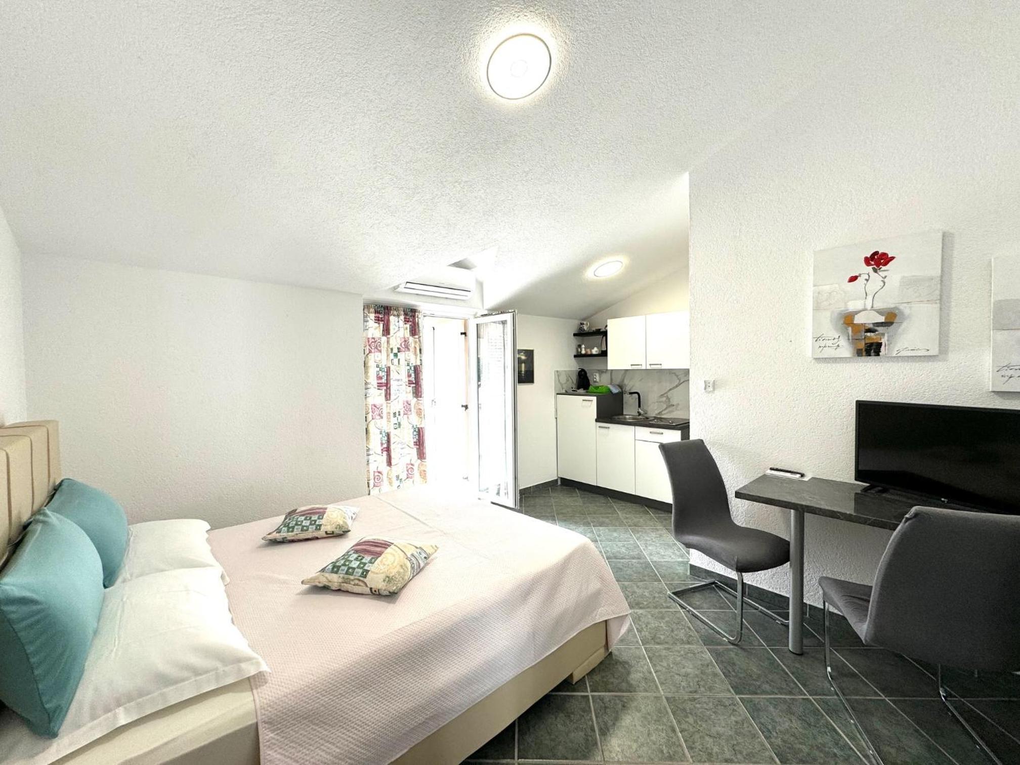NellaToni Apartments