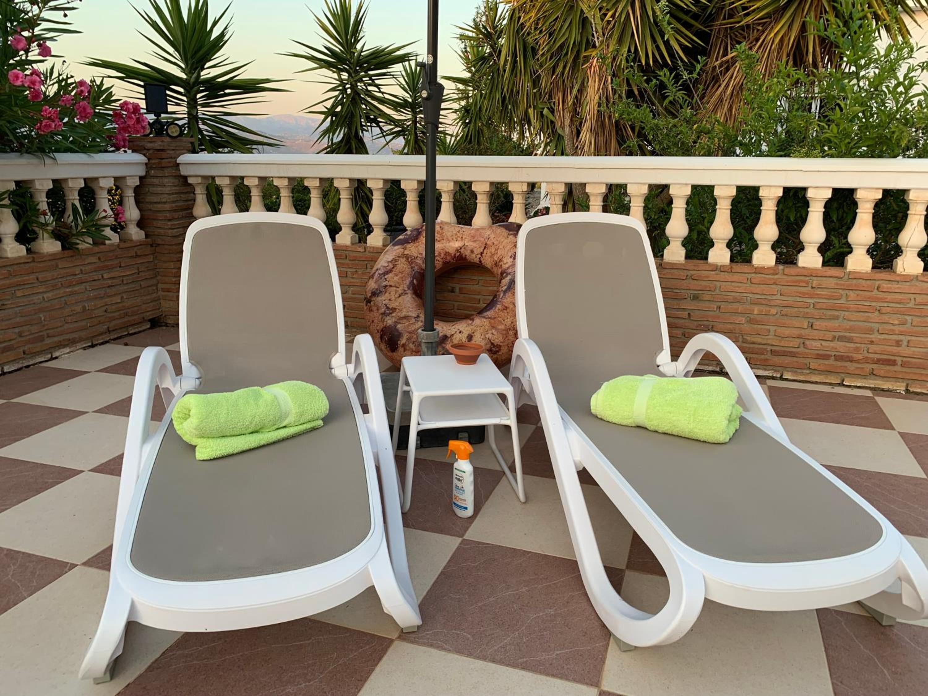 Casa Anhelando Andalucia - Een 8p villa met verwarmd zwembad op een heuveltop met magnifiek uitzicht, waaronder zeezicht, nabij dorp en strand view 2