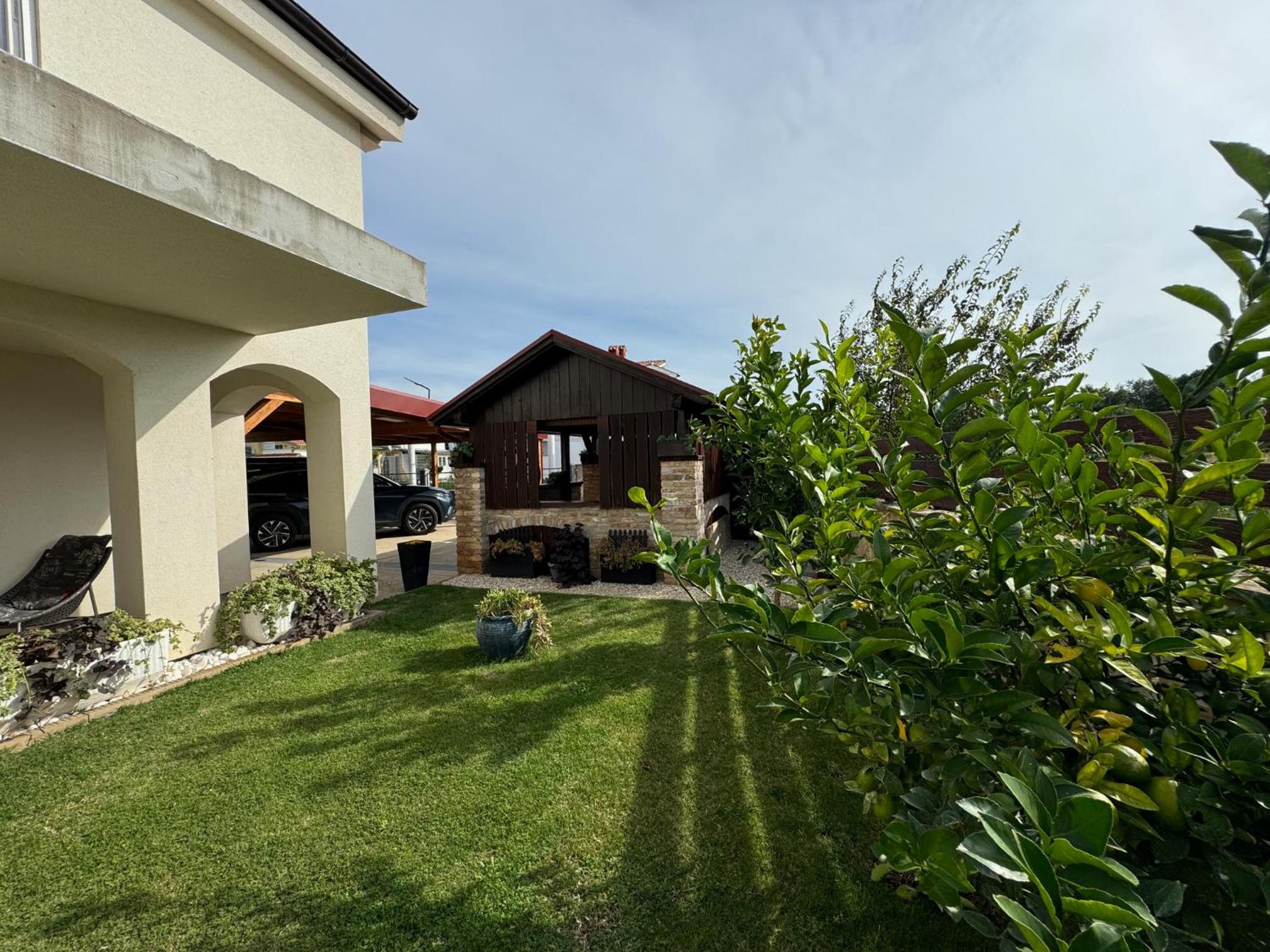 NellaToni Apartments
