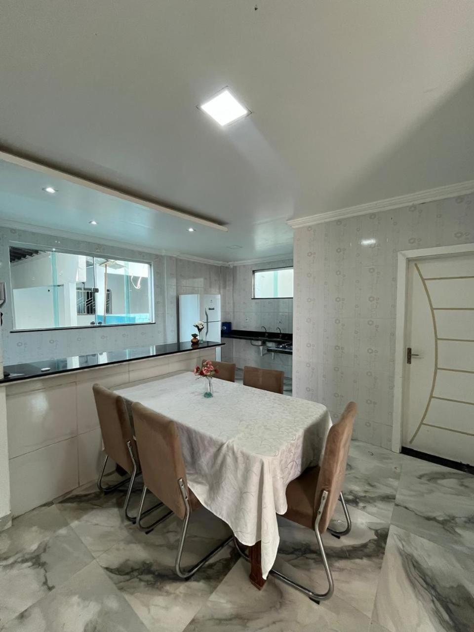 Casa grande com 4 suítes