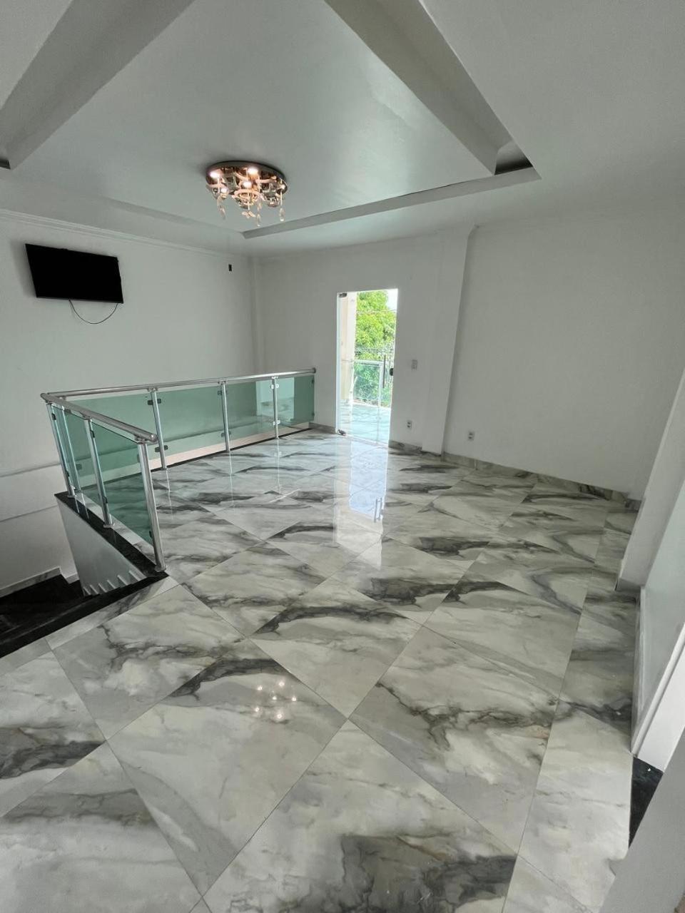 Casa grande com 4 suítes