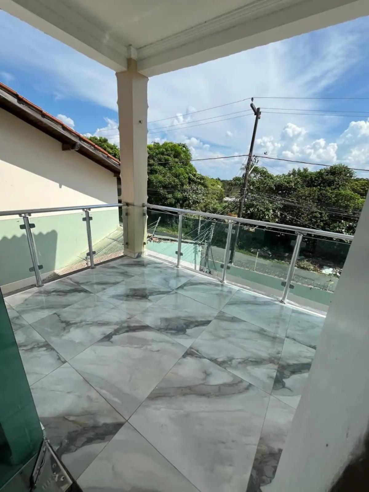 Casa grande com 4 suítes