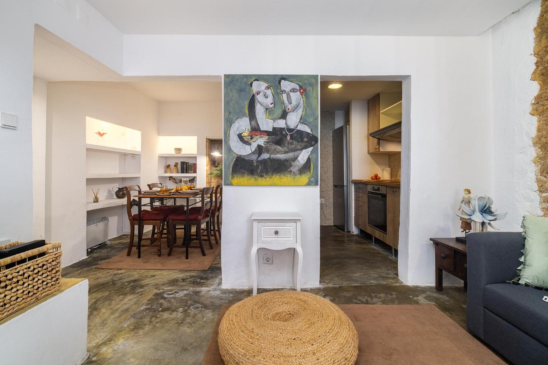 WHome Mid-term Rental Prime Location for D Nomads & R Workers view 5
