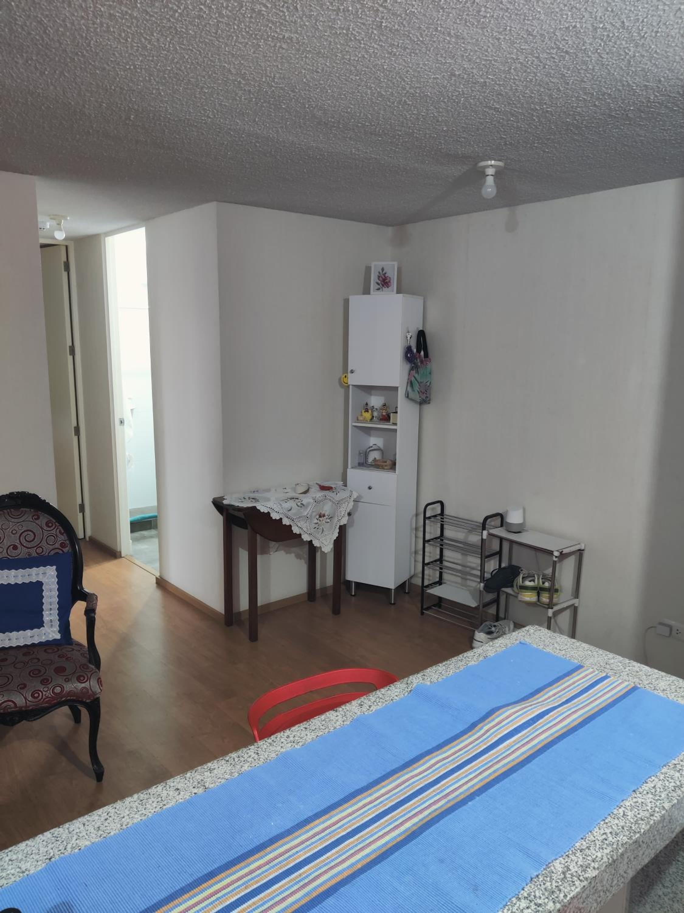 A cute 2 bedroom apartment close to downtown view 4