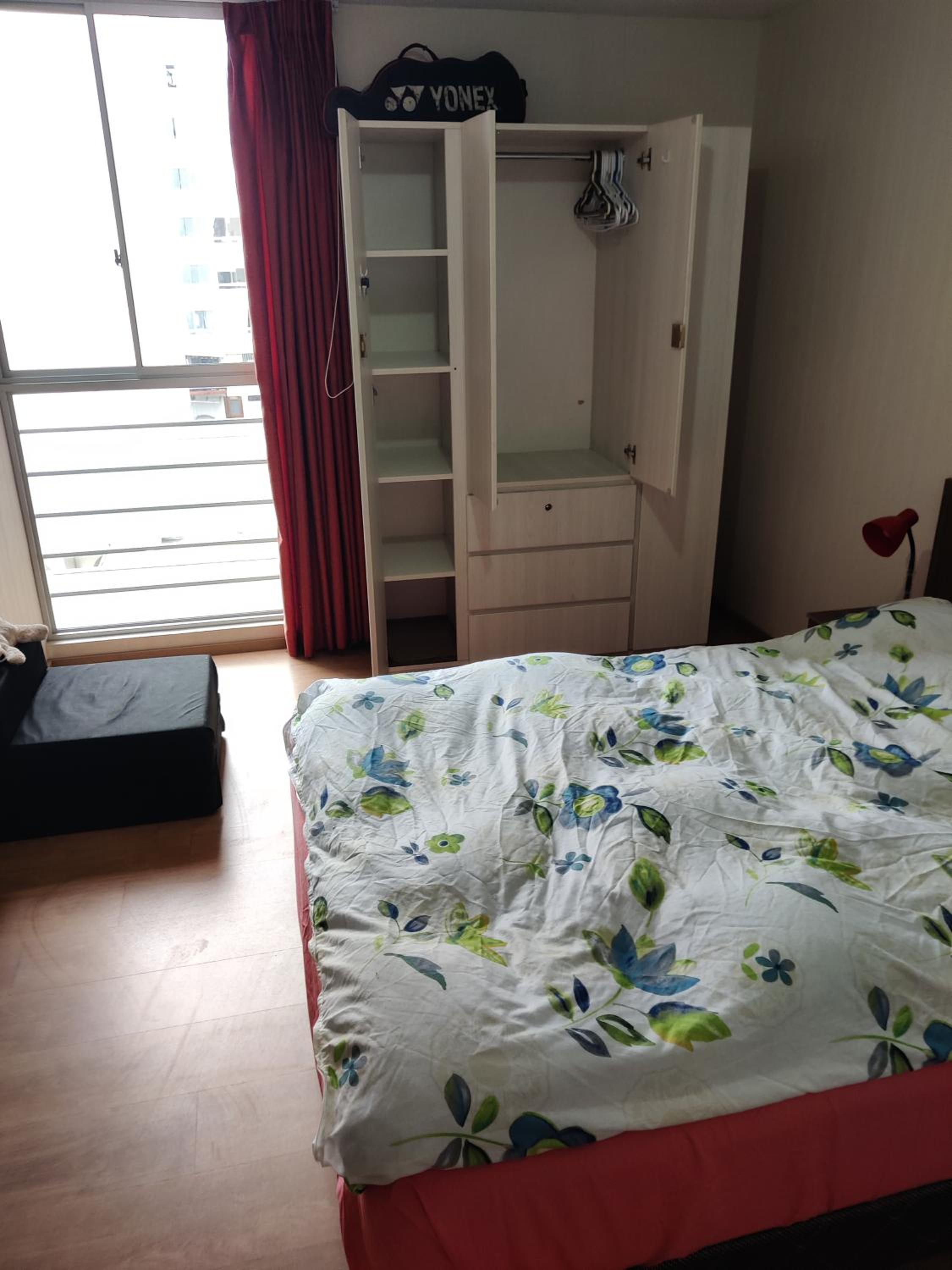 A cute 2 bedroom apartment close to downtown view 3