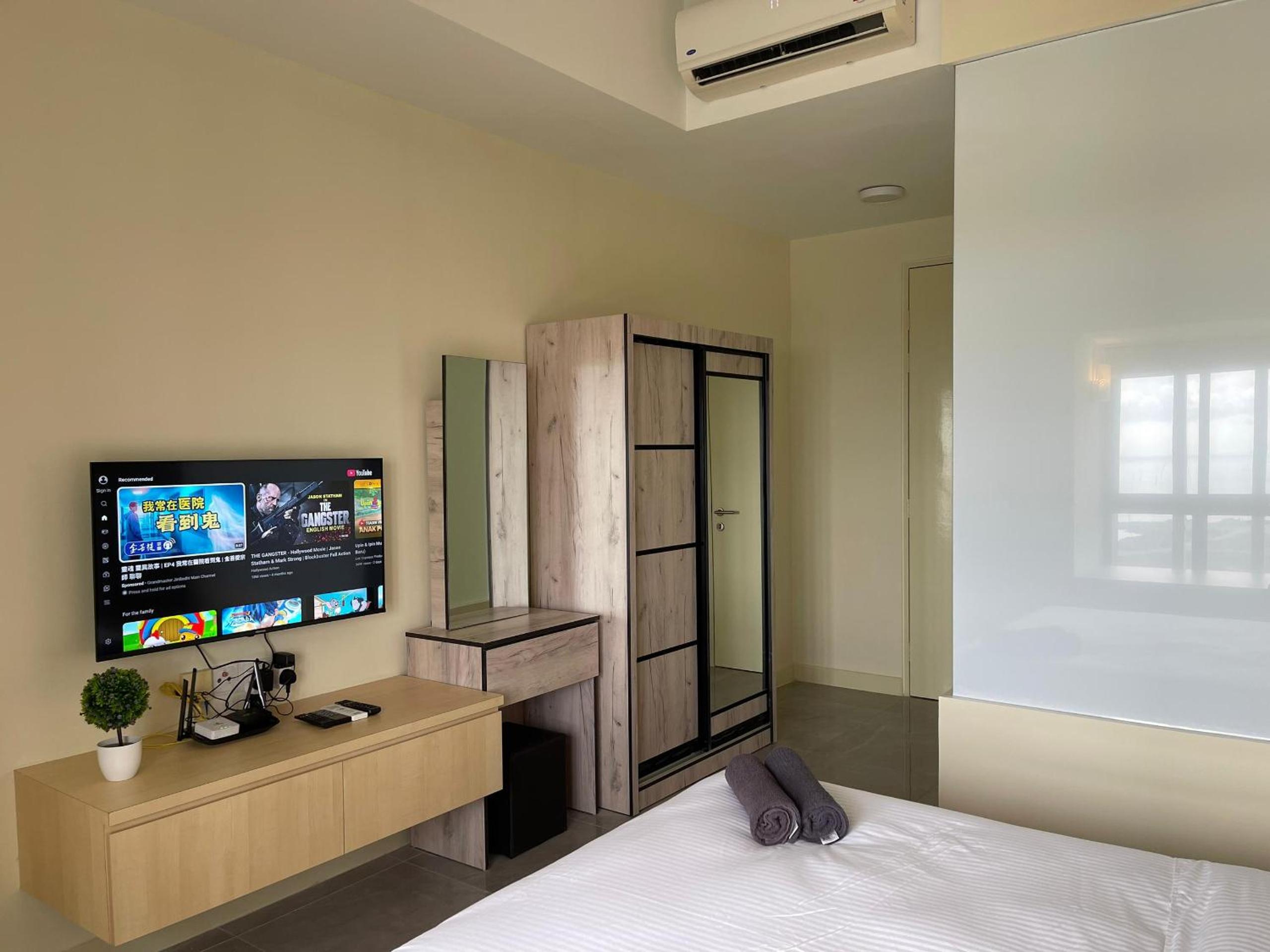 Imperio Residence with Private Bathtub by Lets Stay photo 4