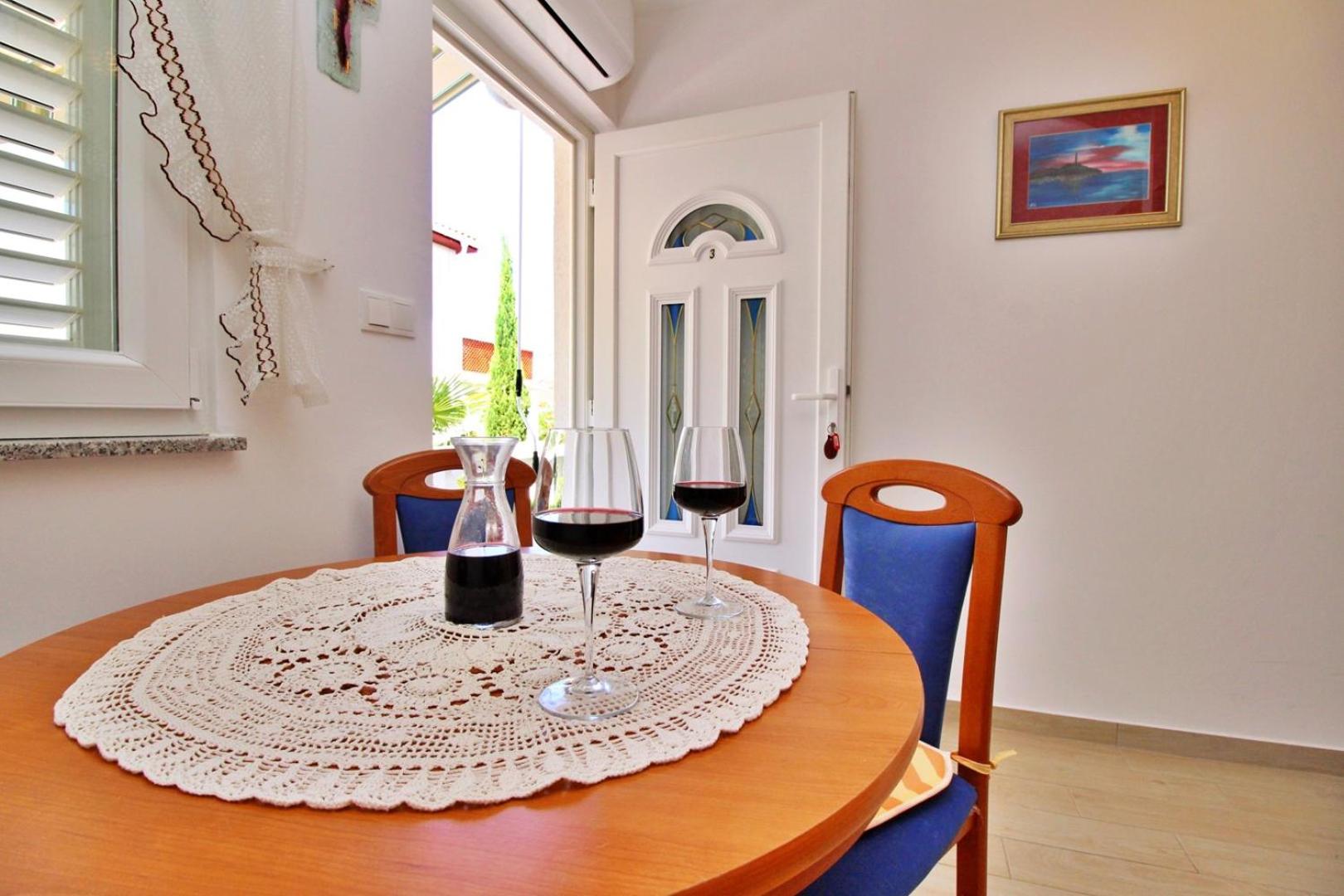 Apartments Zlatica view 3
