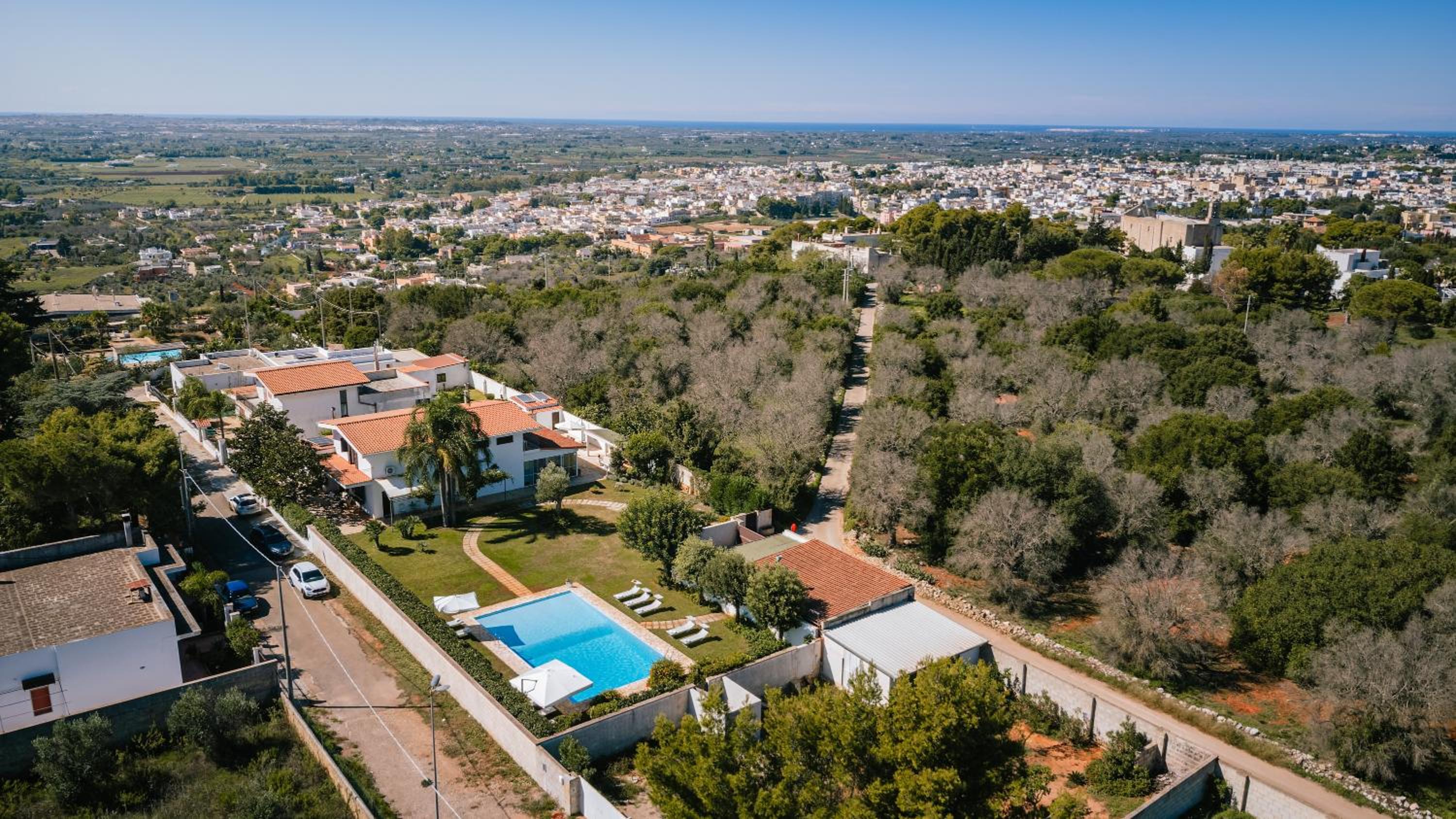 VILLA D'AQUINO 8&2, Emma Villas view 5