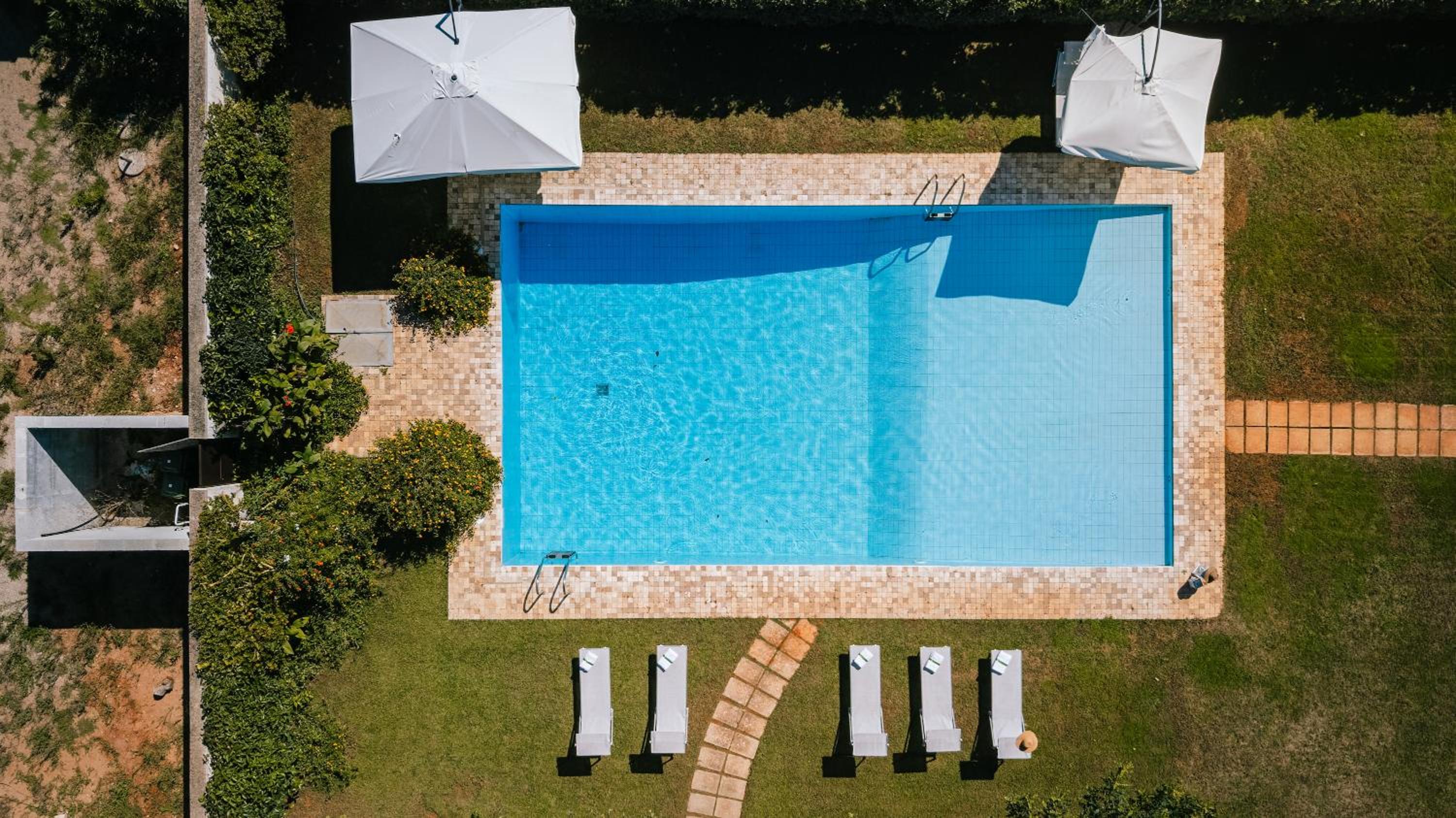 VILLA D'AQUINO 8&2, Emma Villas view 4