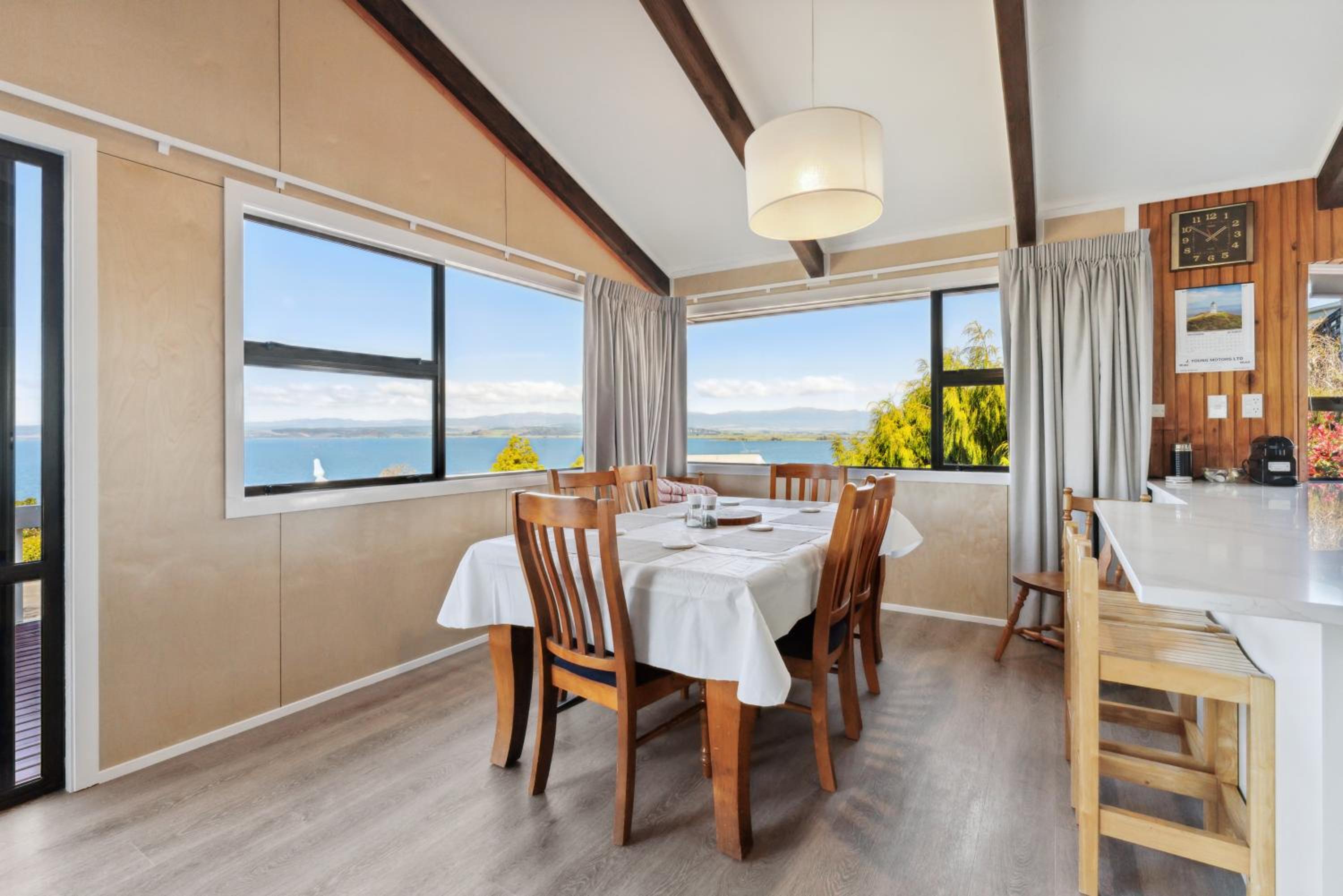 The Lake View Stay - Omori Holiday Home view 5