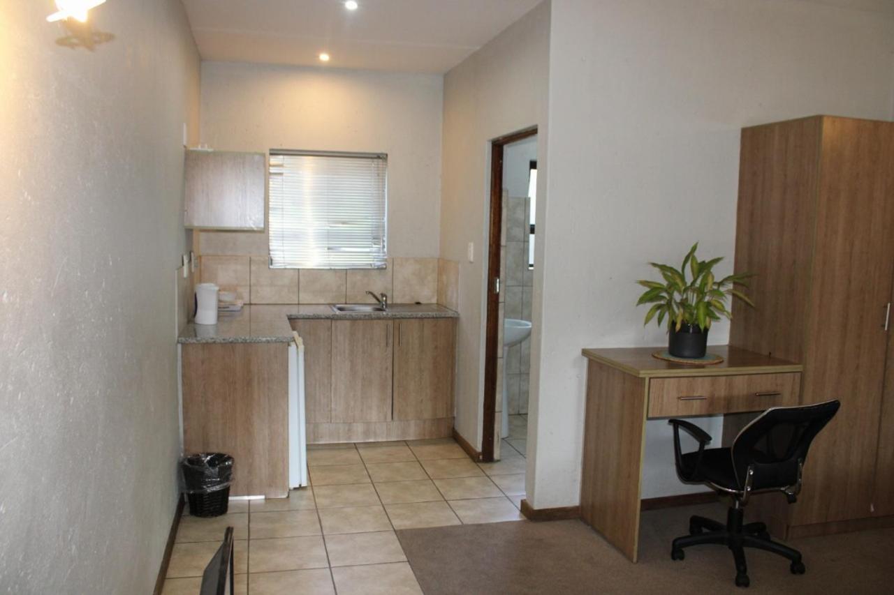 Photo 6
