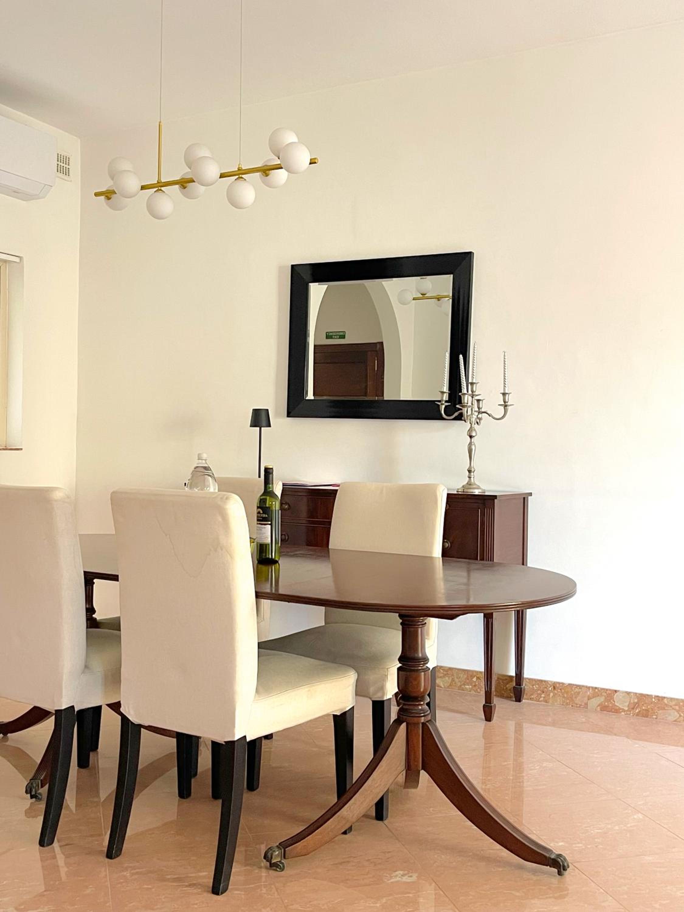 Charming Coastal Suite in Cosmopolitan Sliema view 4
