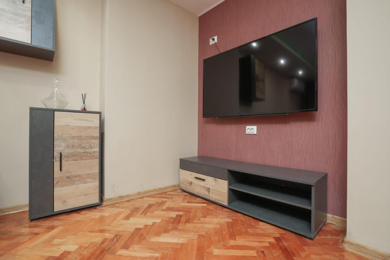 Ivy Central Apartment