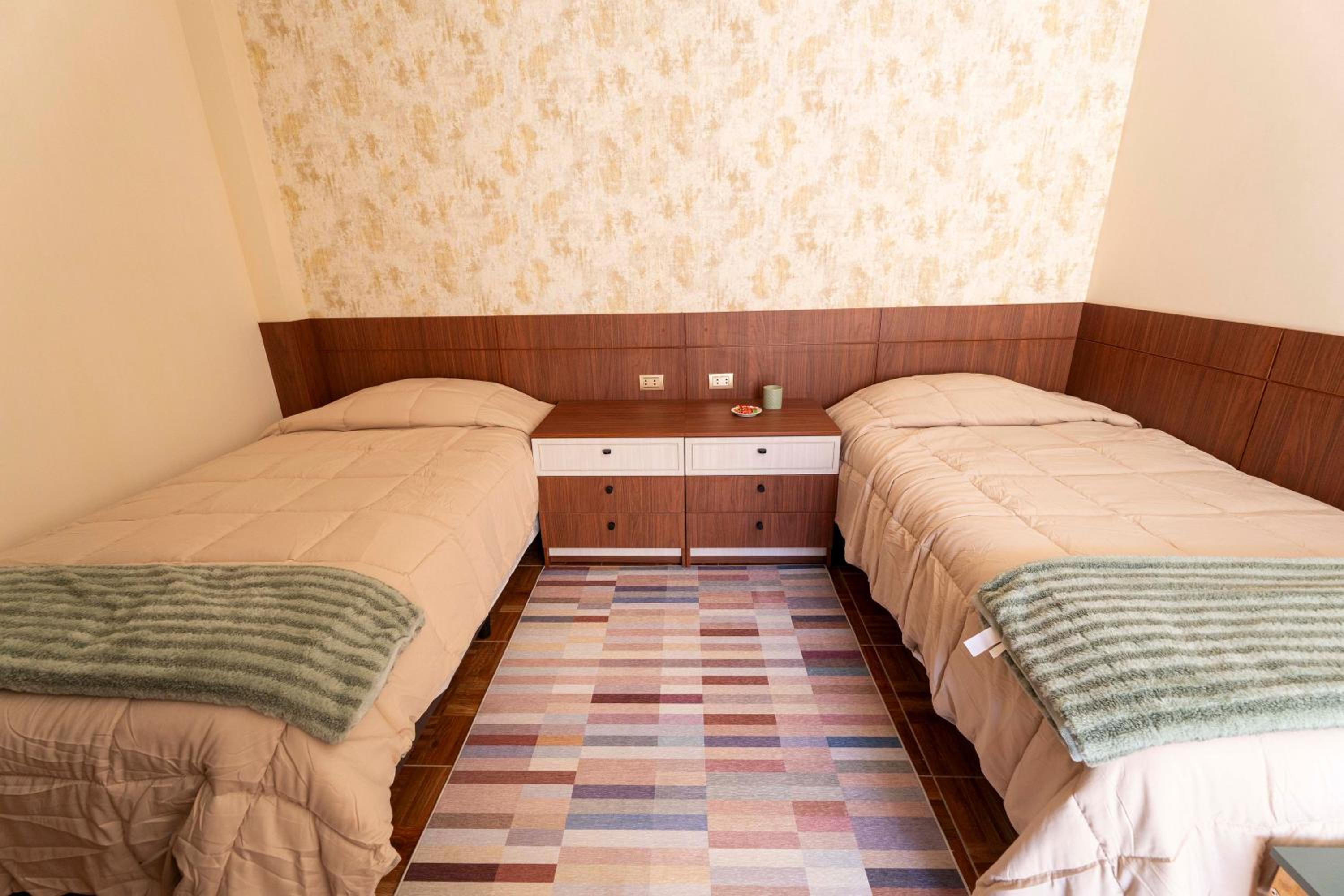 Room with workspace in the heart of the city