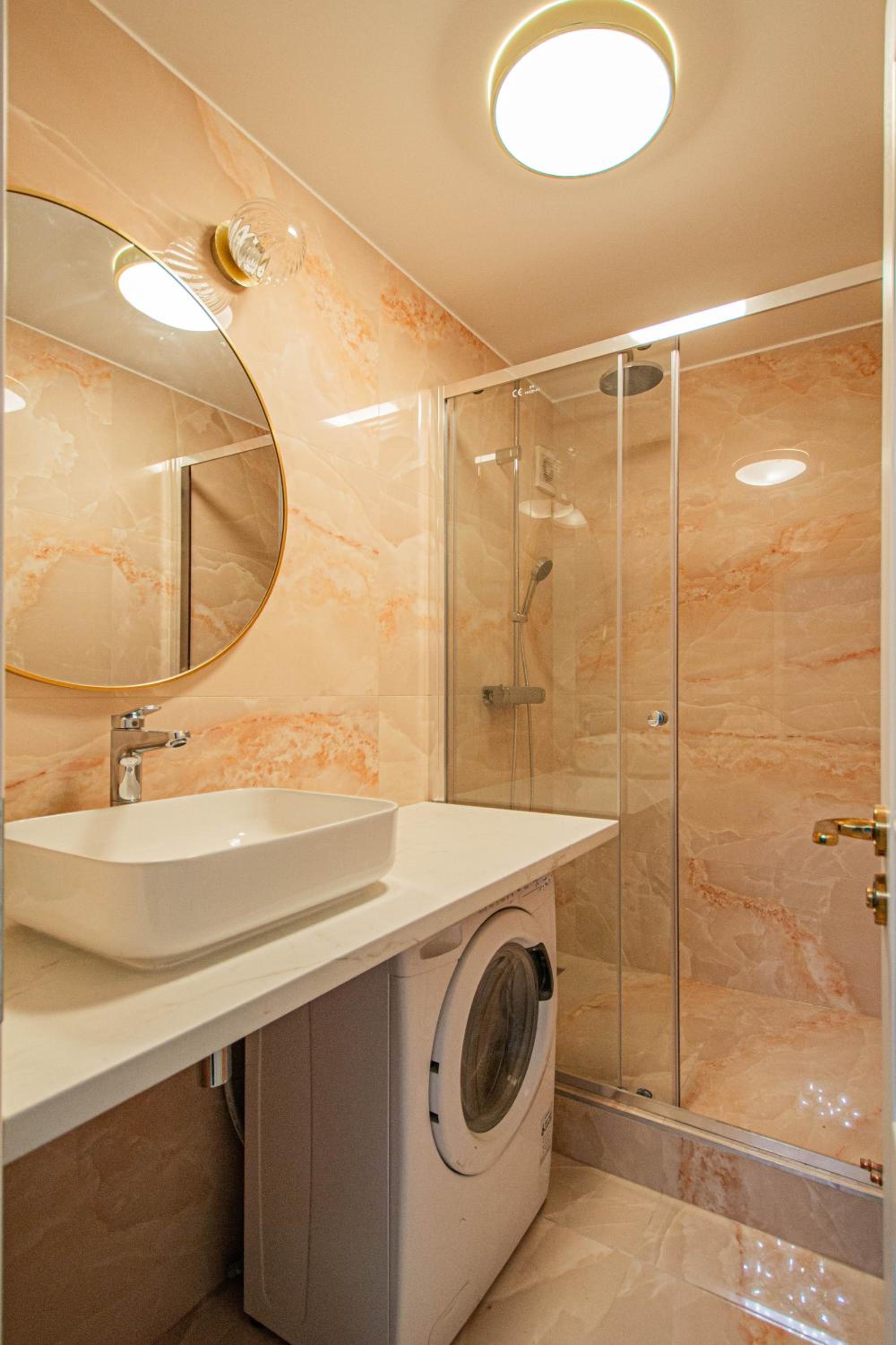 4BDR Old Town flat by Church of St Anne
