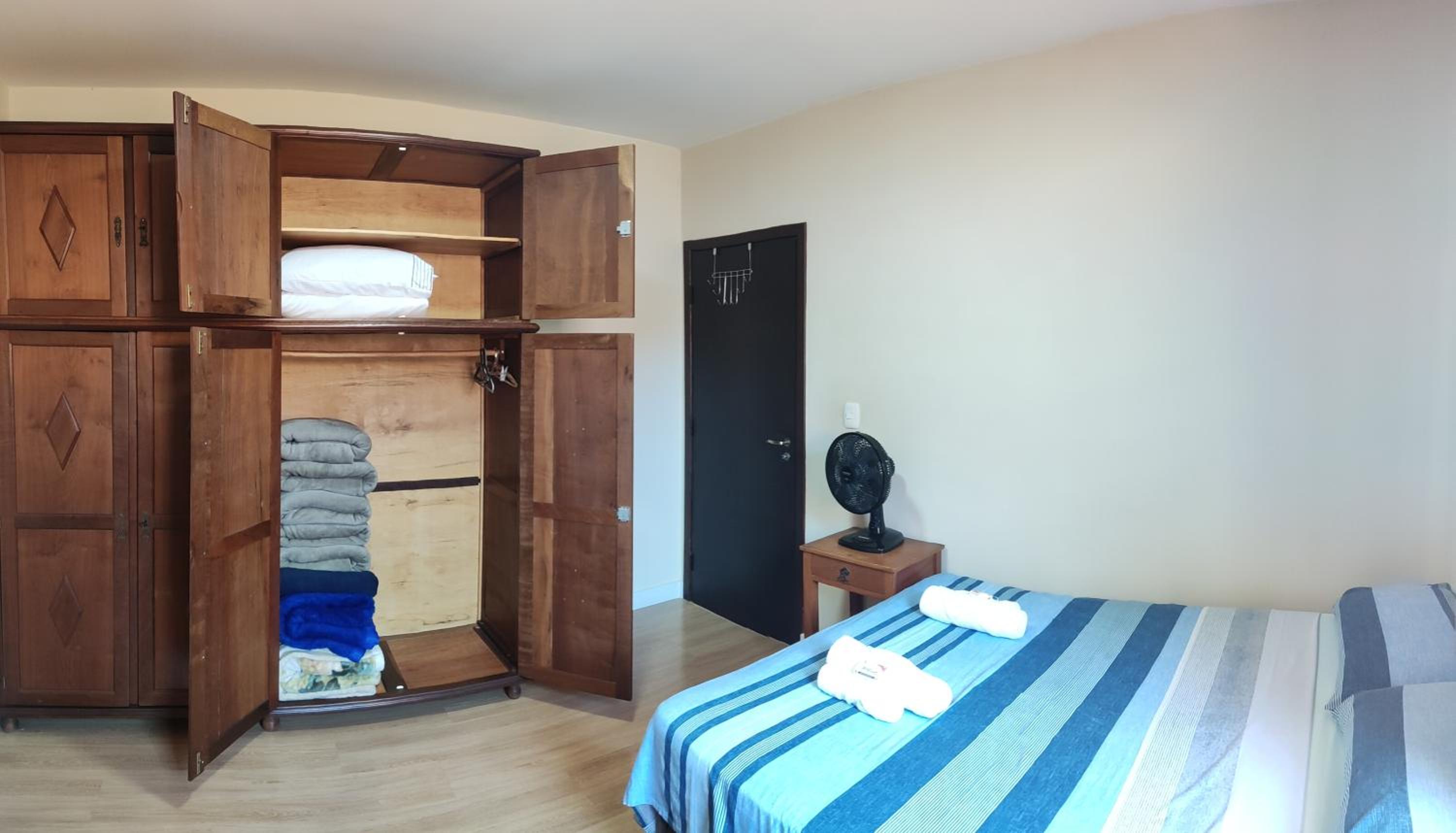 Casa Térrea 3 quartos, sendo 1 suíte Maringá
