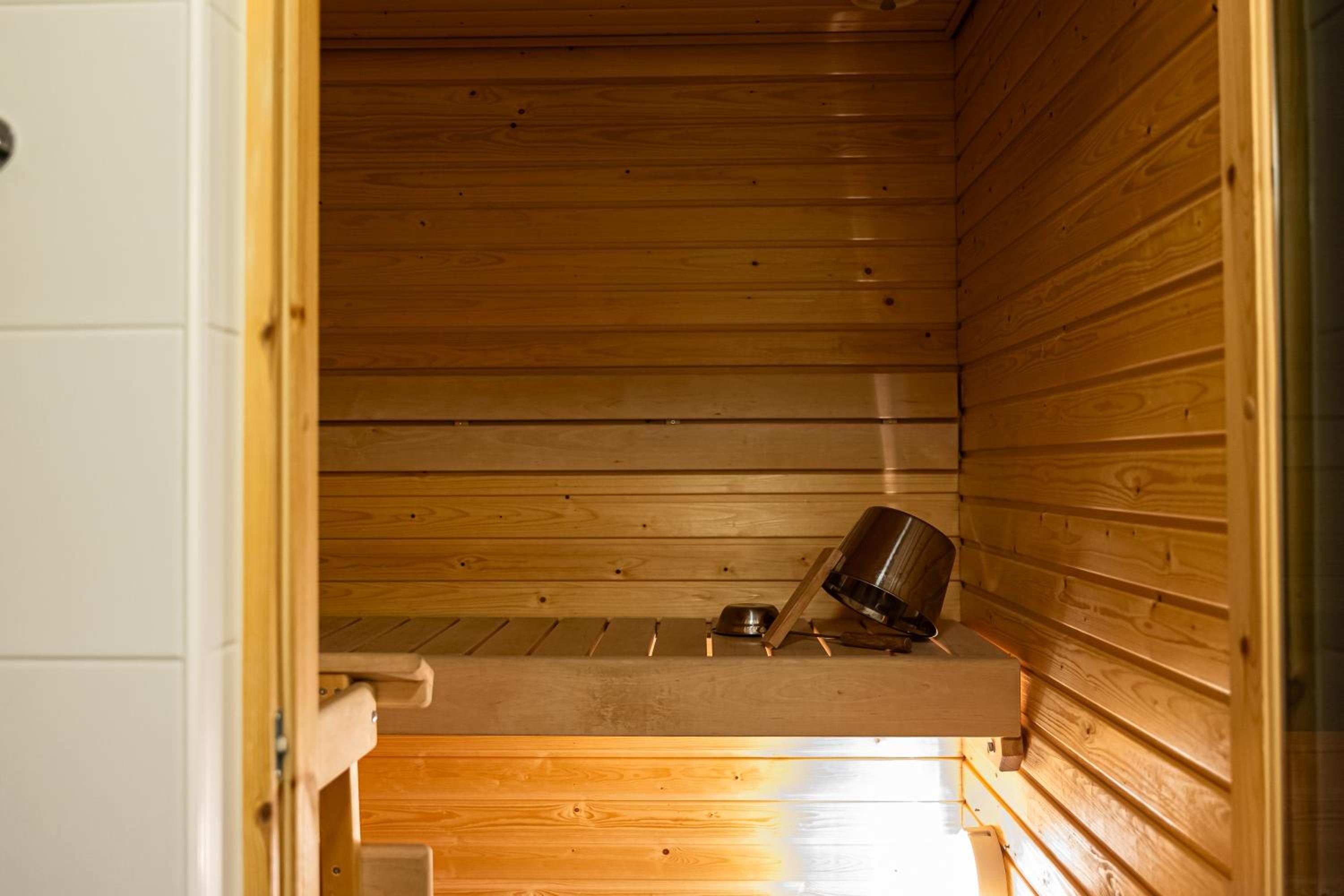 Arctic Hideway Suite by BookLapland