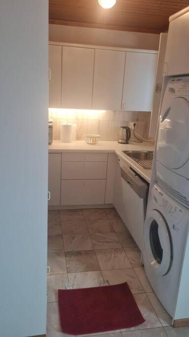 1 Beautiful Room in an 3-Bed-Room-Appart