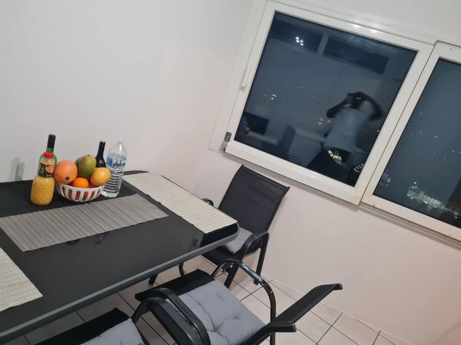 1 Beautiful Room in an 3-Bed-Room-Appart